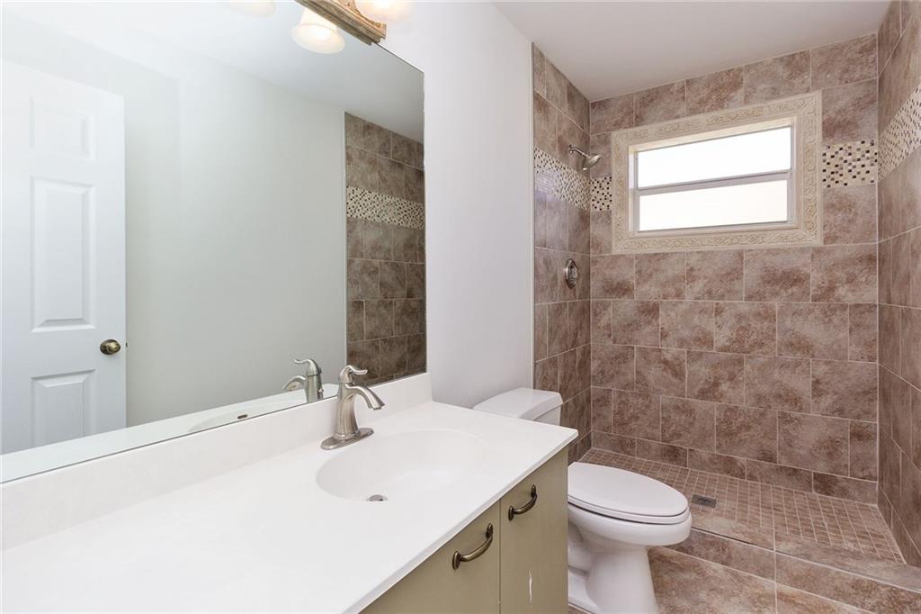 Countrys Point 119-29 B - Residential