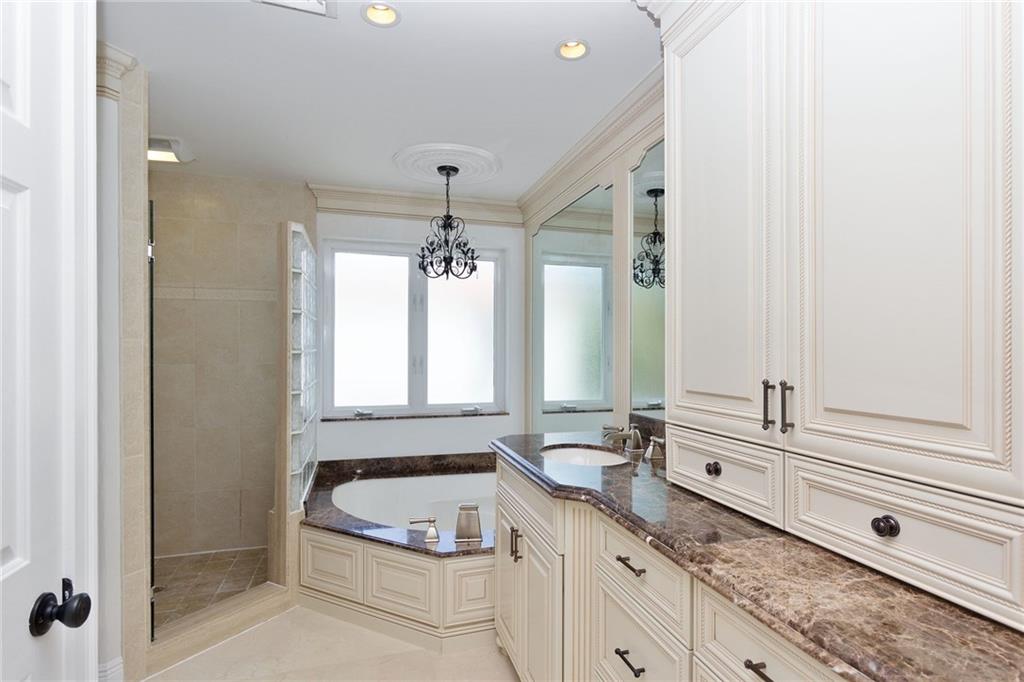 Countrys Point 119-29 B - Residential