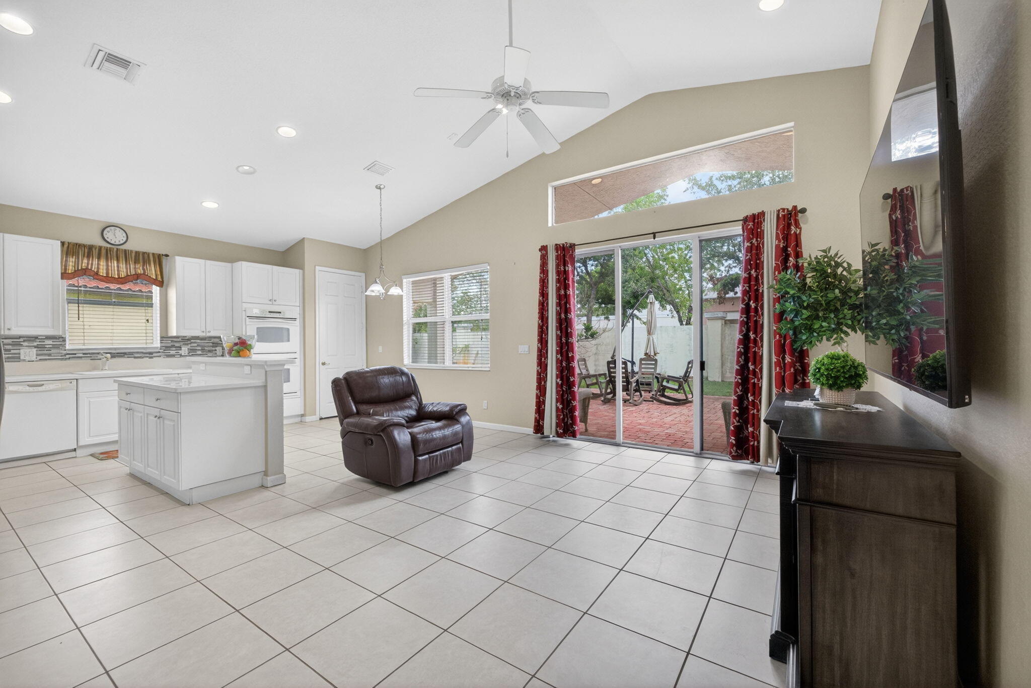 SECOND REPLAT OF PORTOFINO ISLES - Residential