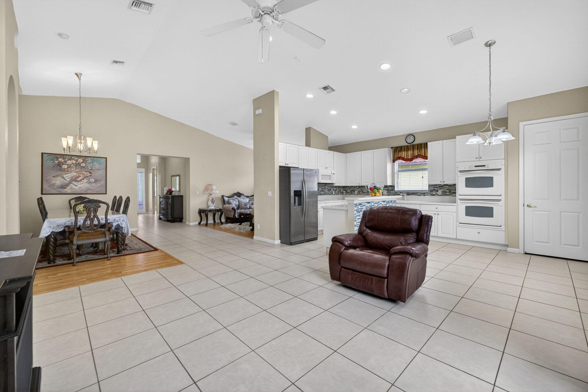 SECOND REPLAT OF PORTOFINO ISLES - Residential