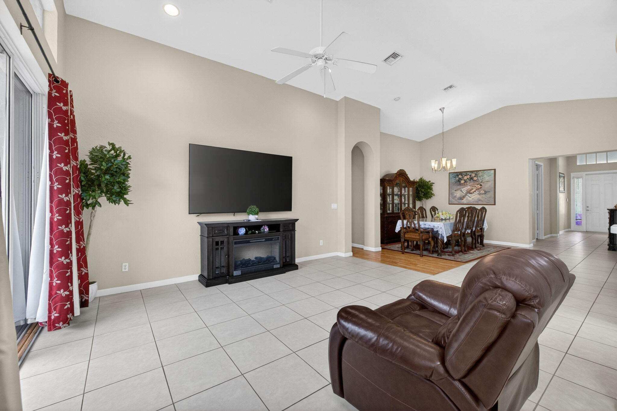 SECOND REPLAT OF PORTOFINO ISLES - Residential