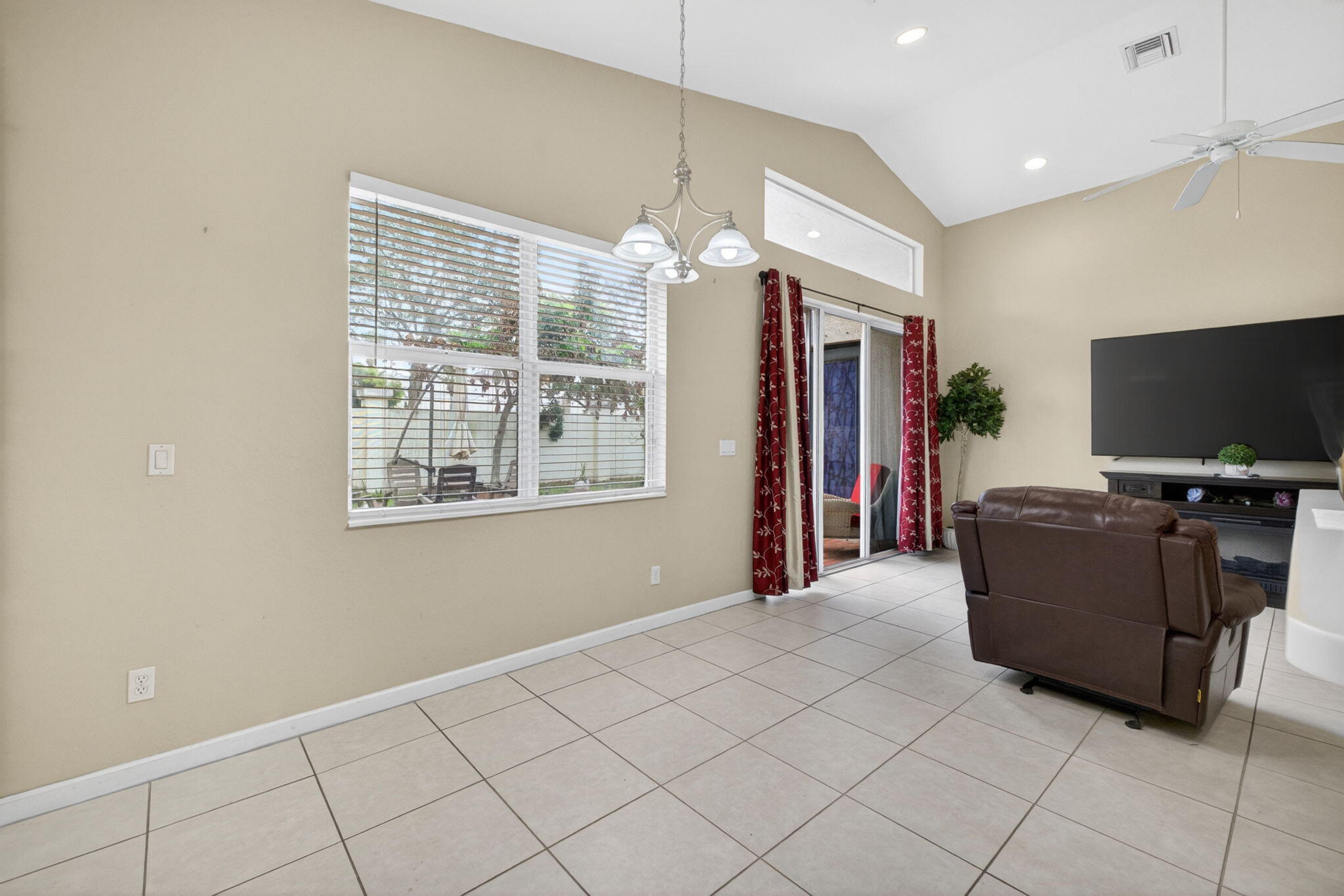 SECOND REPLAT OF PORTOFINO ISLES - Residential