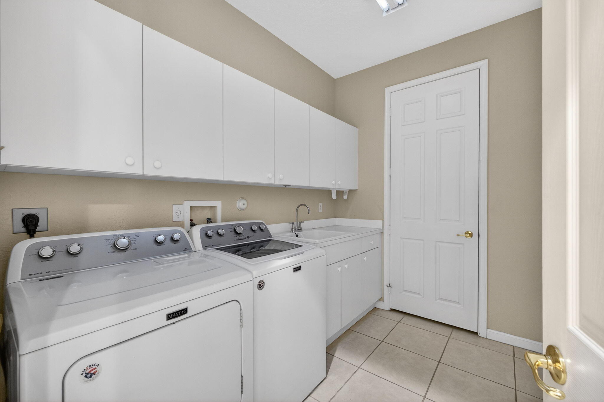 SECOND REPLAT OF PORTOFINO ISLES - Residential