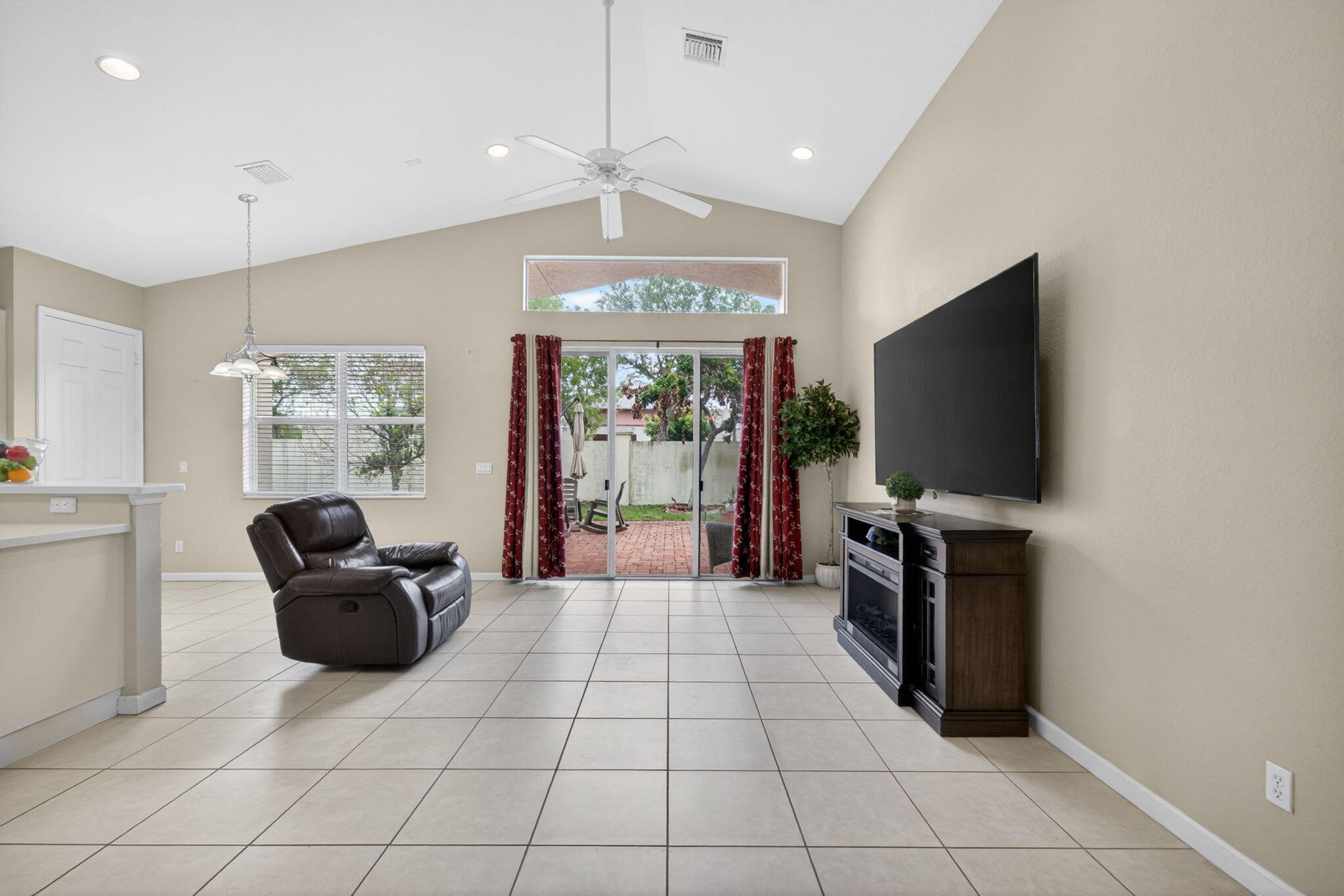 SECOND REPLAT OF PORTOFINO ISLES - Residential