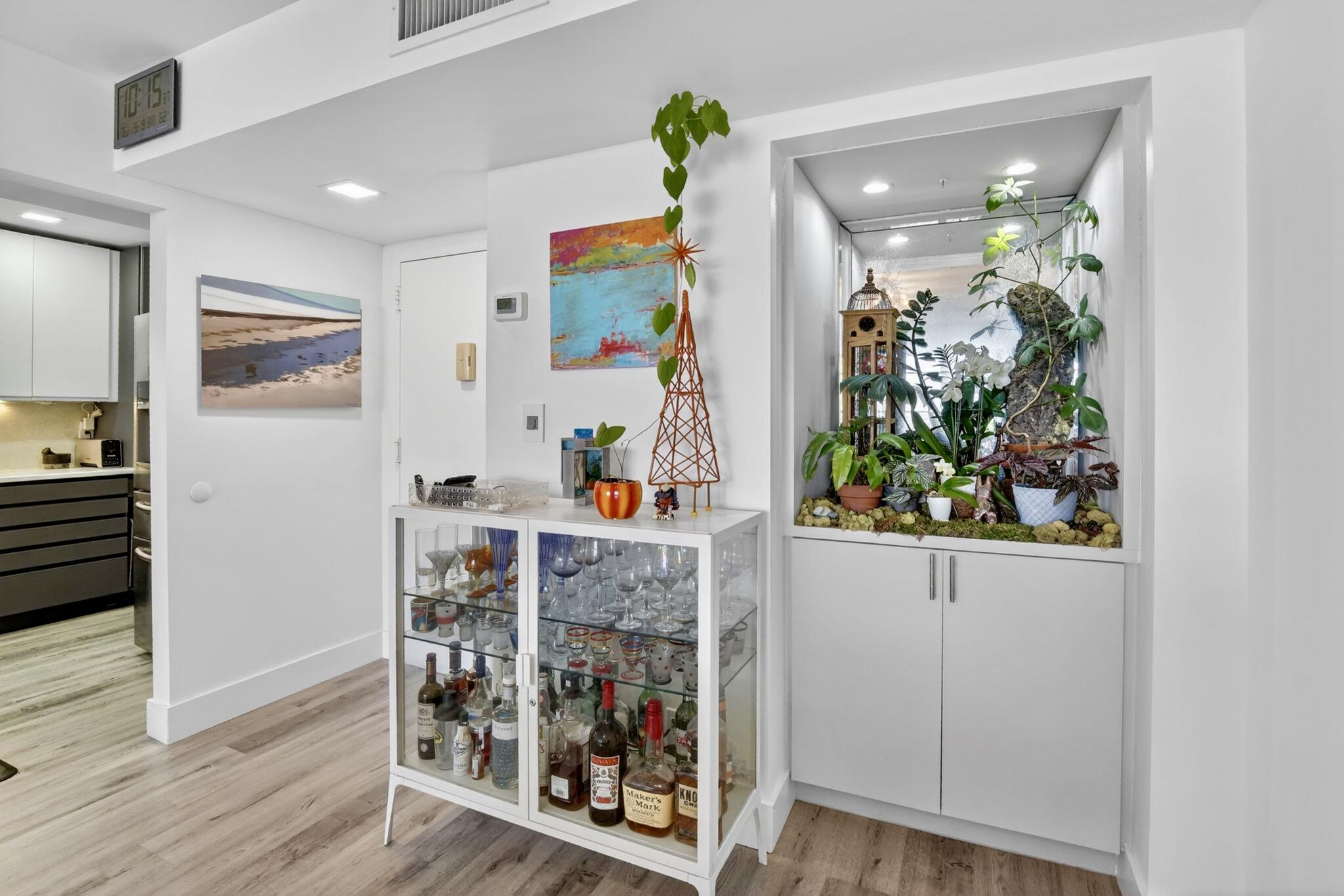 EAST POINT TOWERS CONDO - Residential