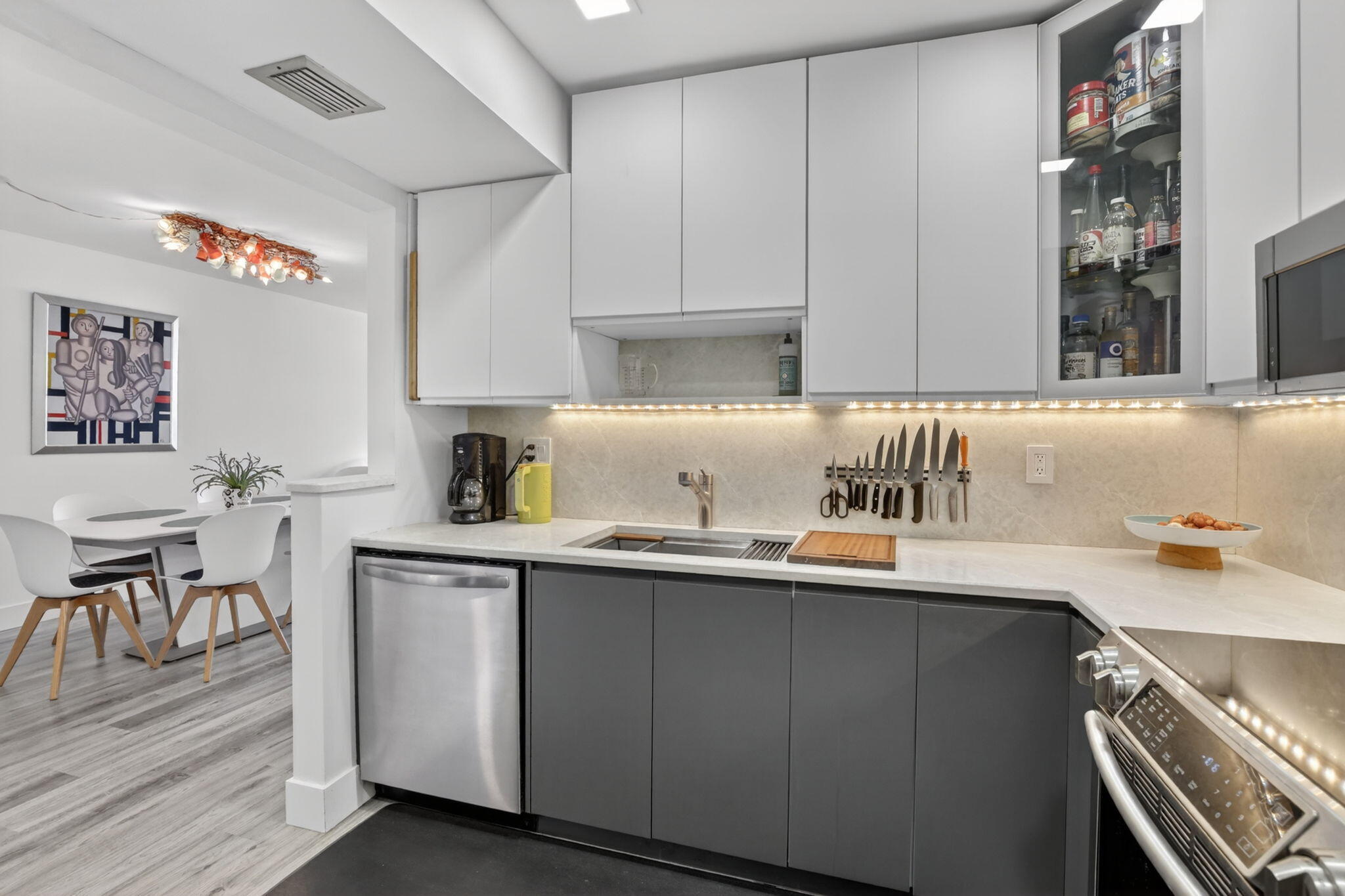 EAST POINT TOWERS CONDO - Residential