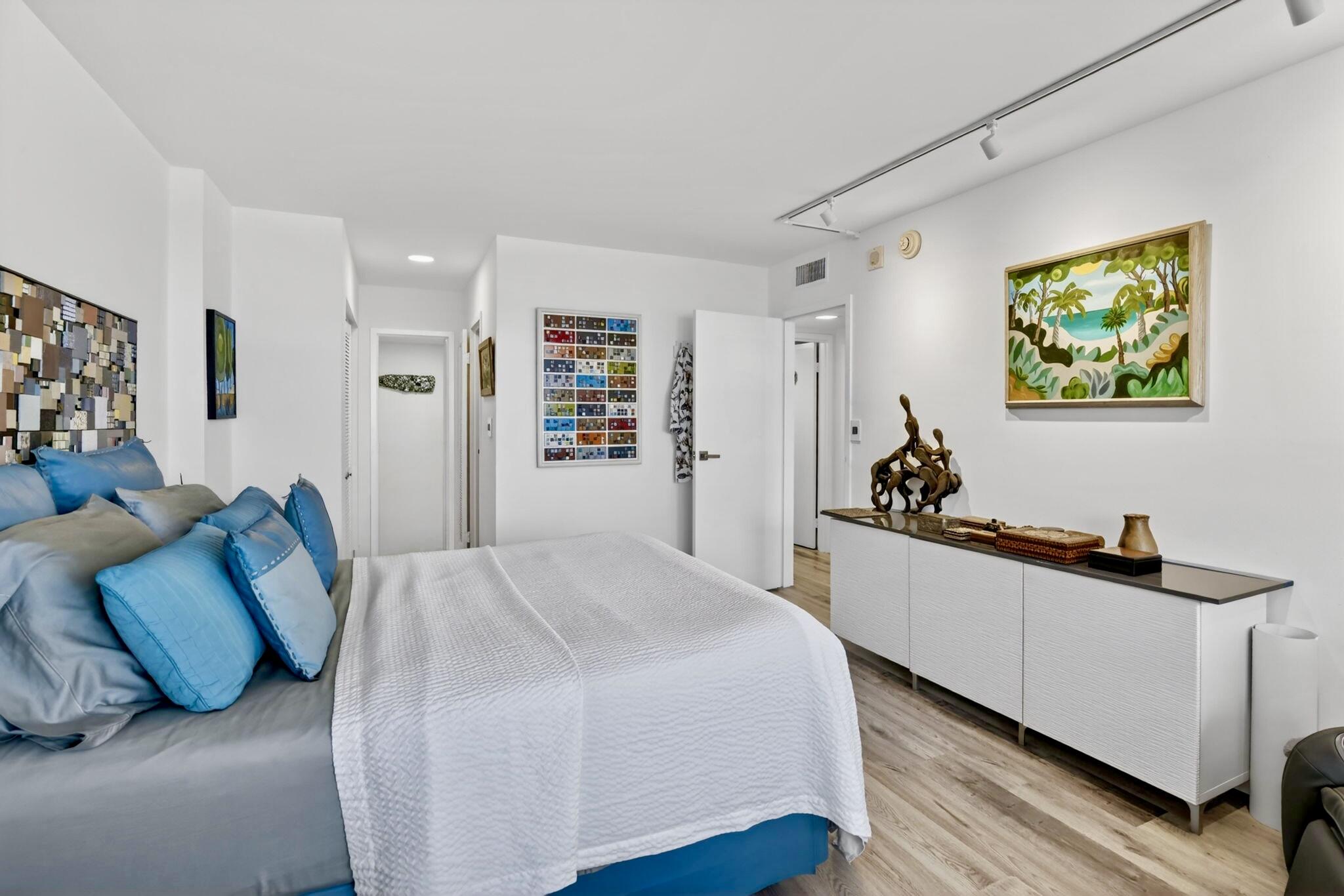 EAST POINT TOWERS CONDO - Residential