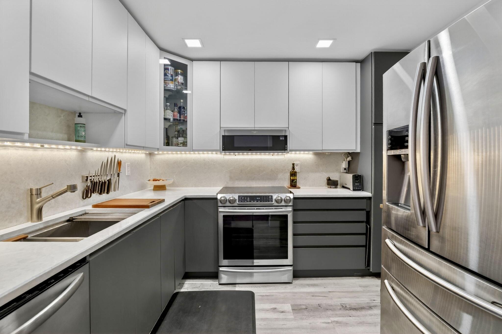 EAST POINT TOWERS CONDO - Residential