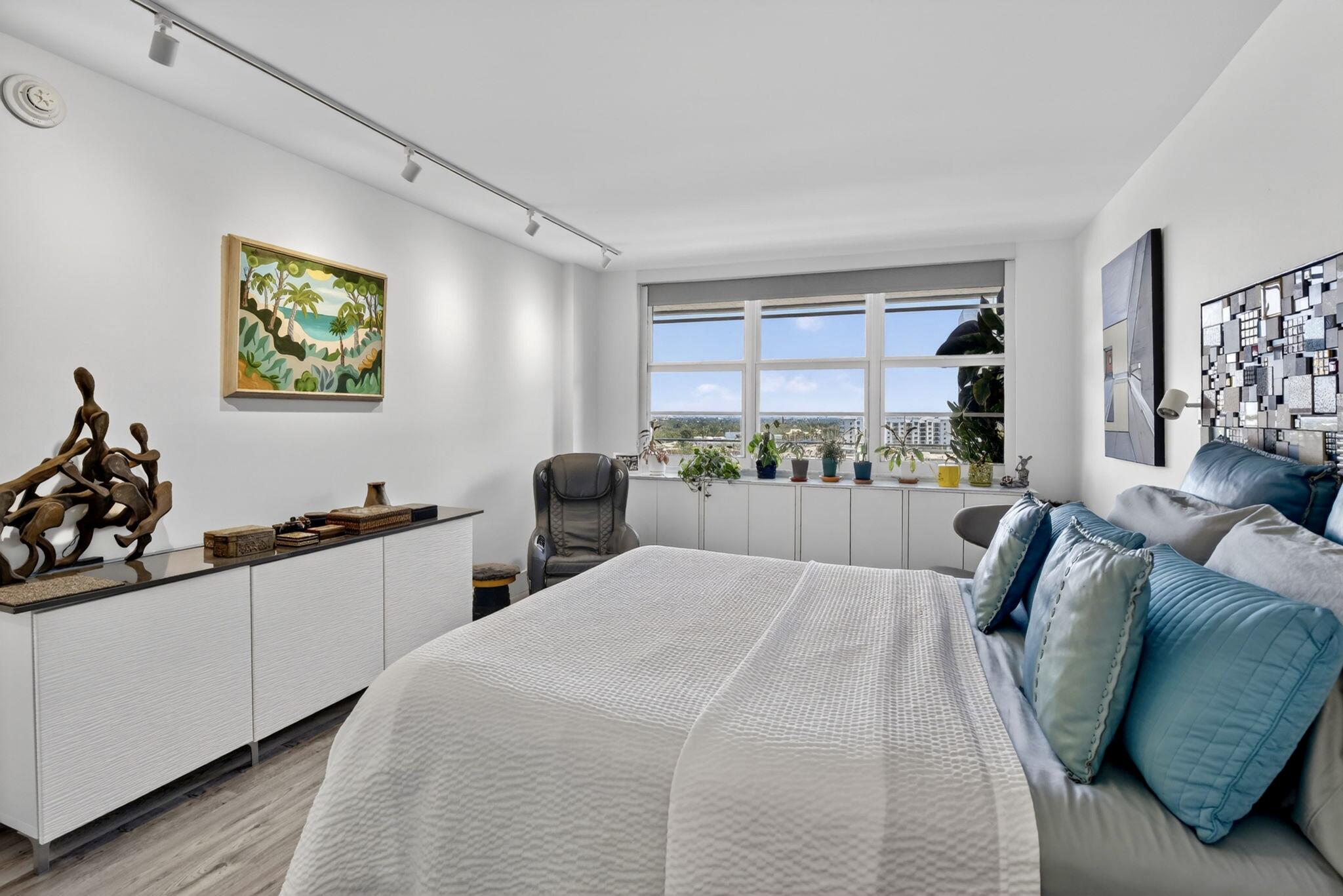 EAST POINT TOWERS CONDO - Residential