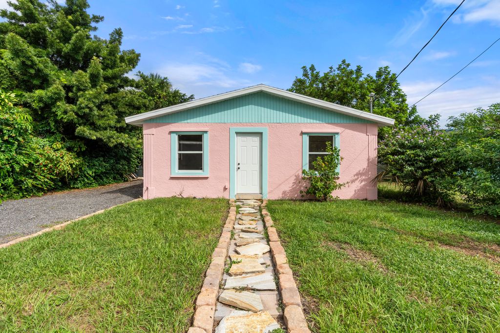 Photo of 8493 SE Date Street, Hobe Sound, FL 33455 (MLS # R11020644)