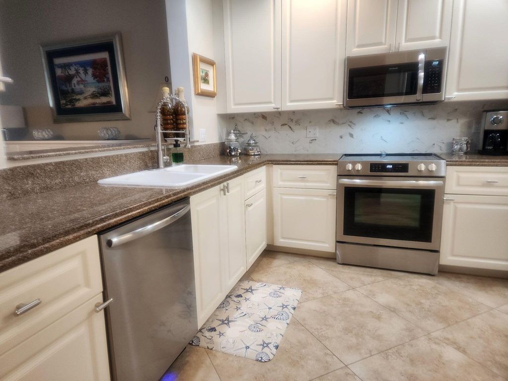 Photo of 1 Harbour Isle Drive E #101, Fort Pierce, FL 34949 (MLS # R11087656)