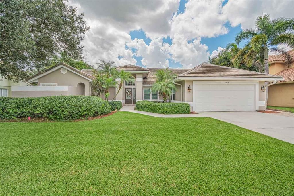 Photo of 1302 SW Maplewood Drive, Port Saint Lucie, FL 34986 (MLS # R10745068)