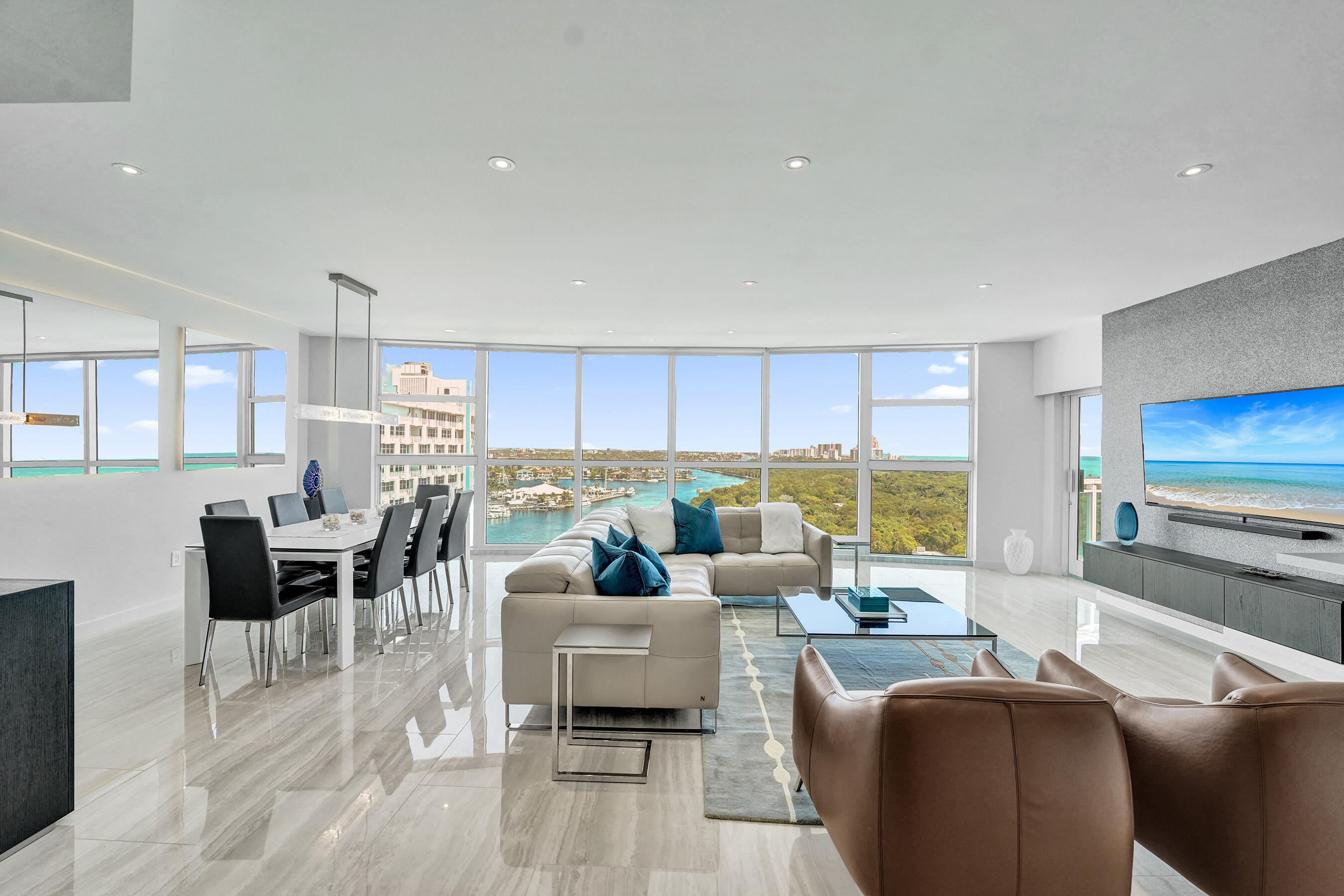 LE CLUB INTERNATIONAL CONDO - Residential