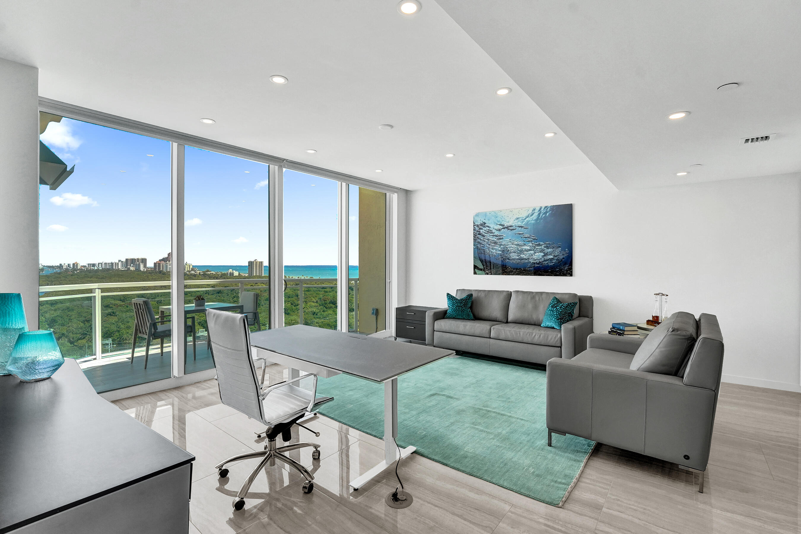 LE CLUB INTERNATIONAL CONDO - Residential