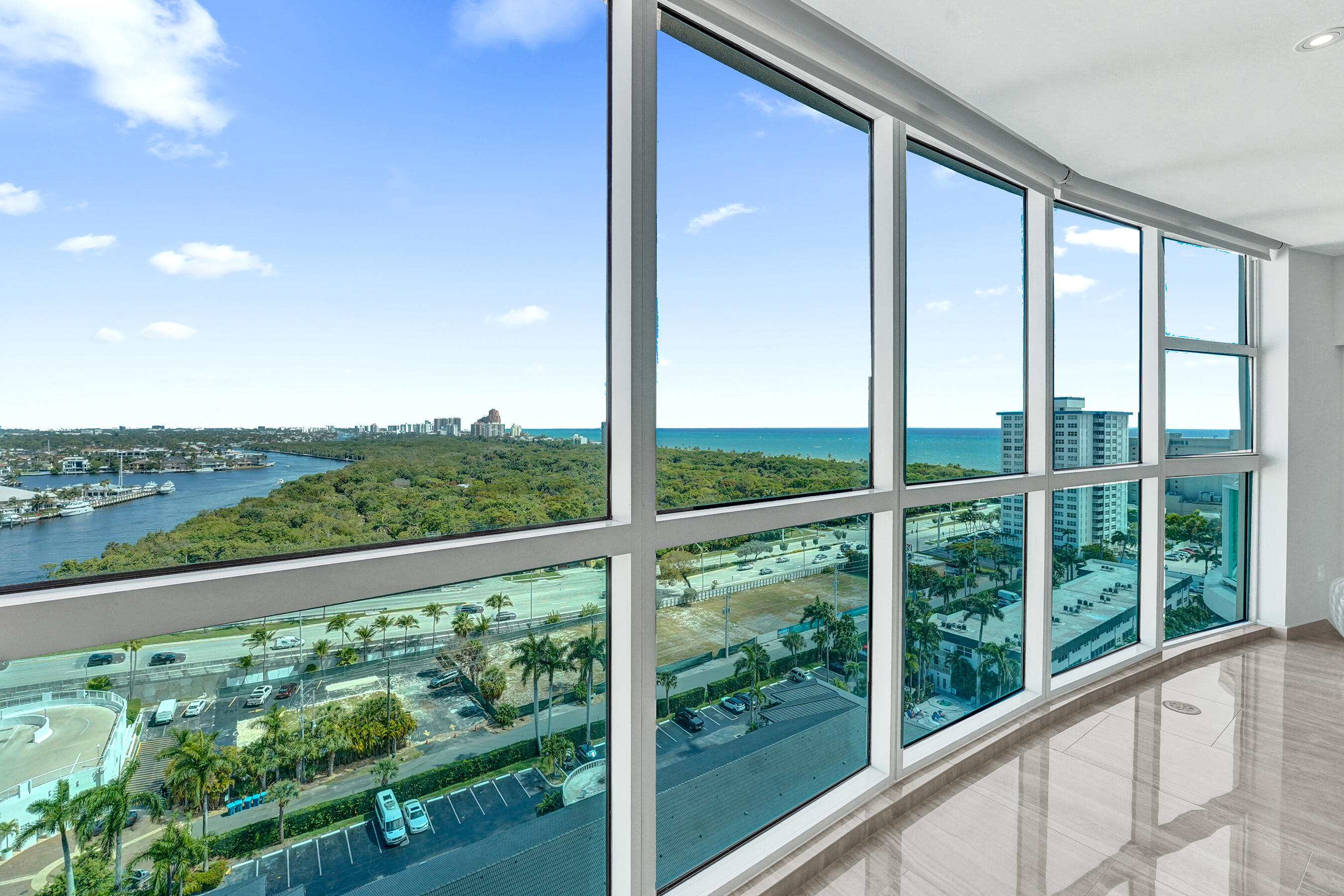 LE CLUB INTERNATIONAL CONDO - Residential