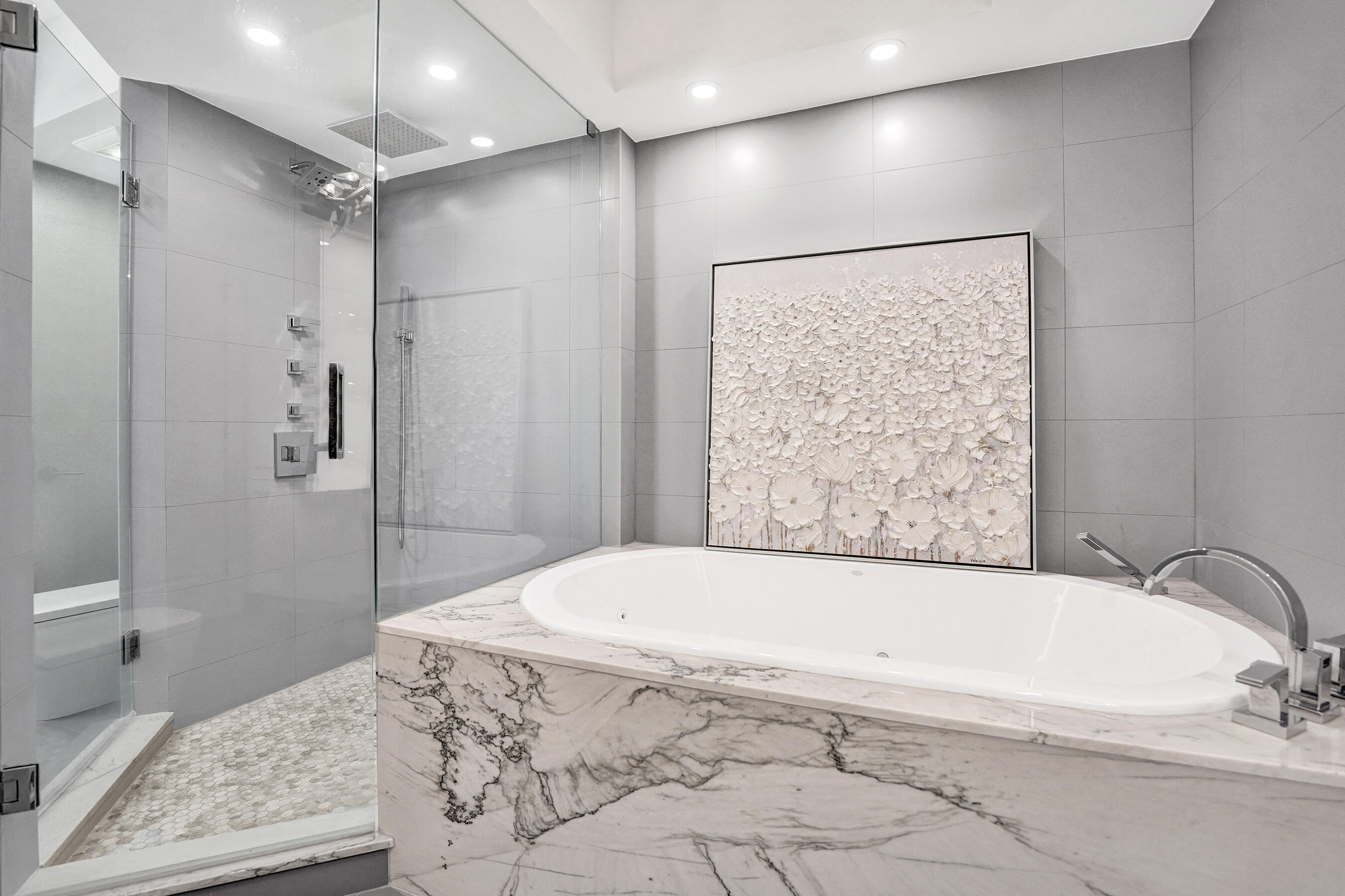 LE CLUB INTERNATIONAL CONDO - Residential