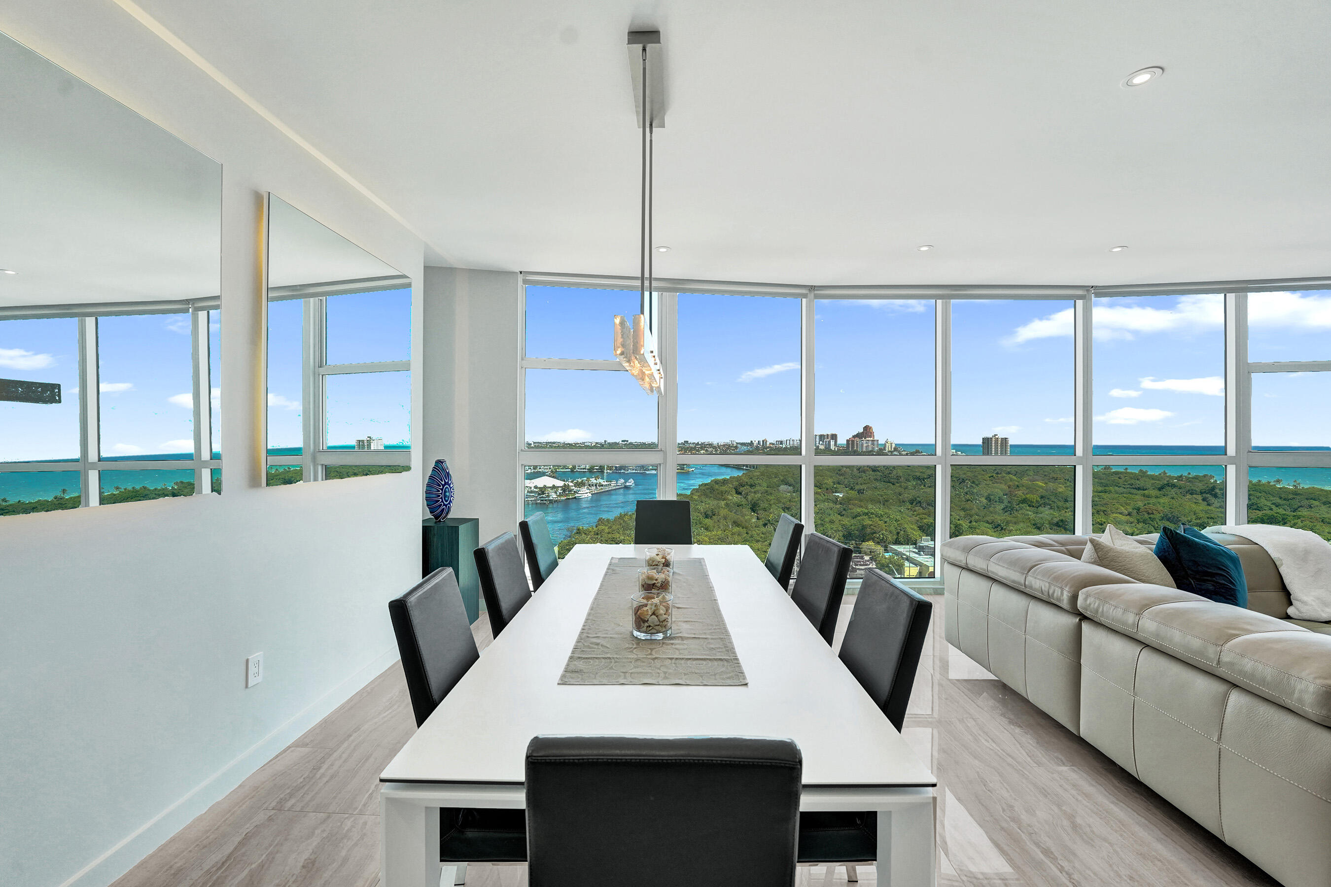 LE CLUB INTERNATIONAL CONDO - Residential