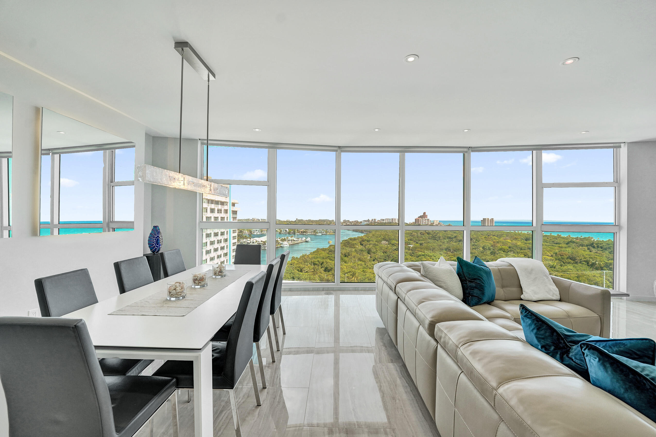 LE CLUB INTERNATIONAL CONDO - Residential