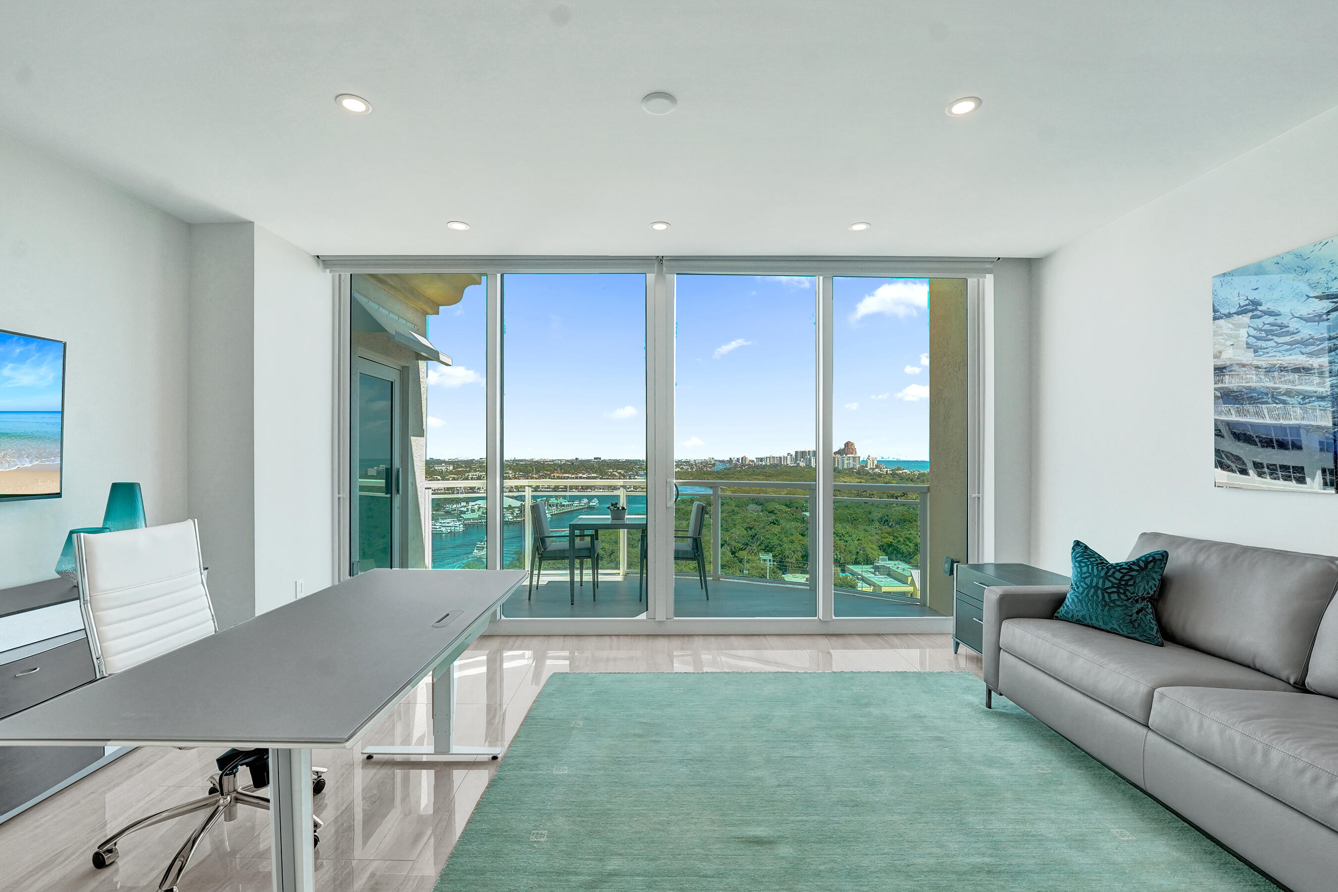 LE CLUB INTERNATIONAL CONDO - Residential