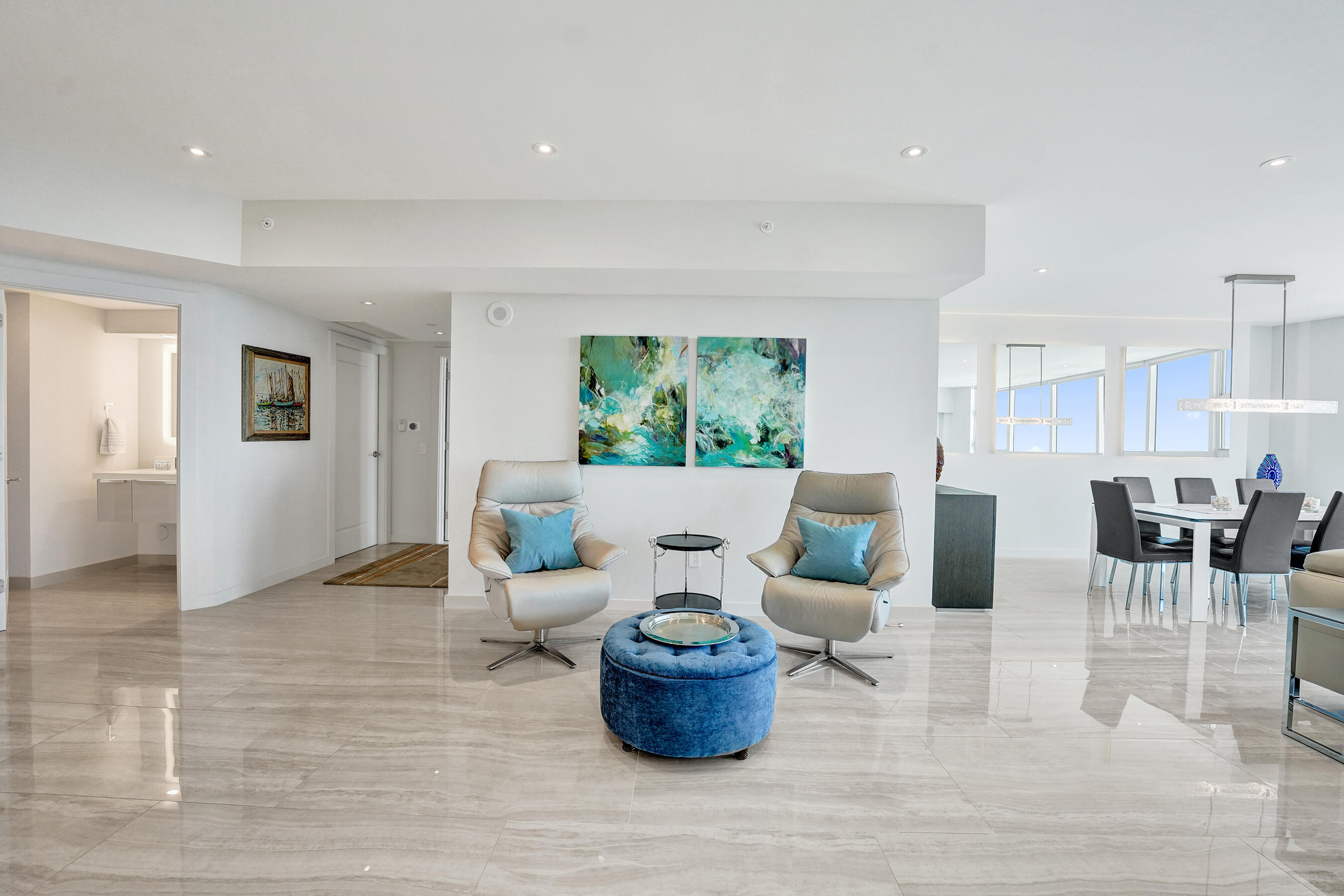 LE CLUB INTERNATIONAL CONDO - Residential