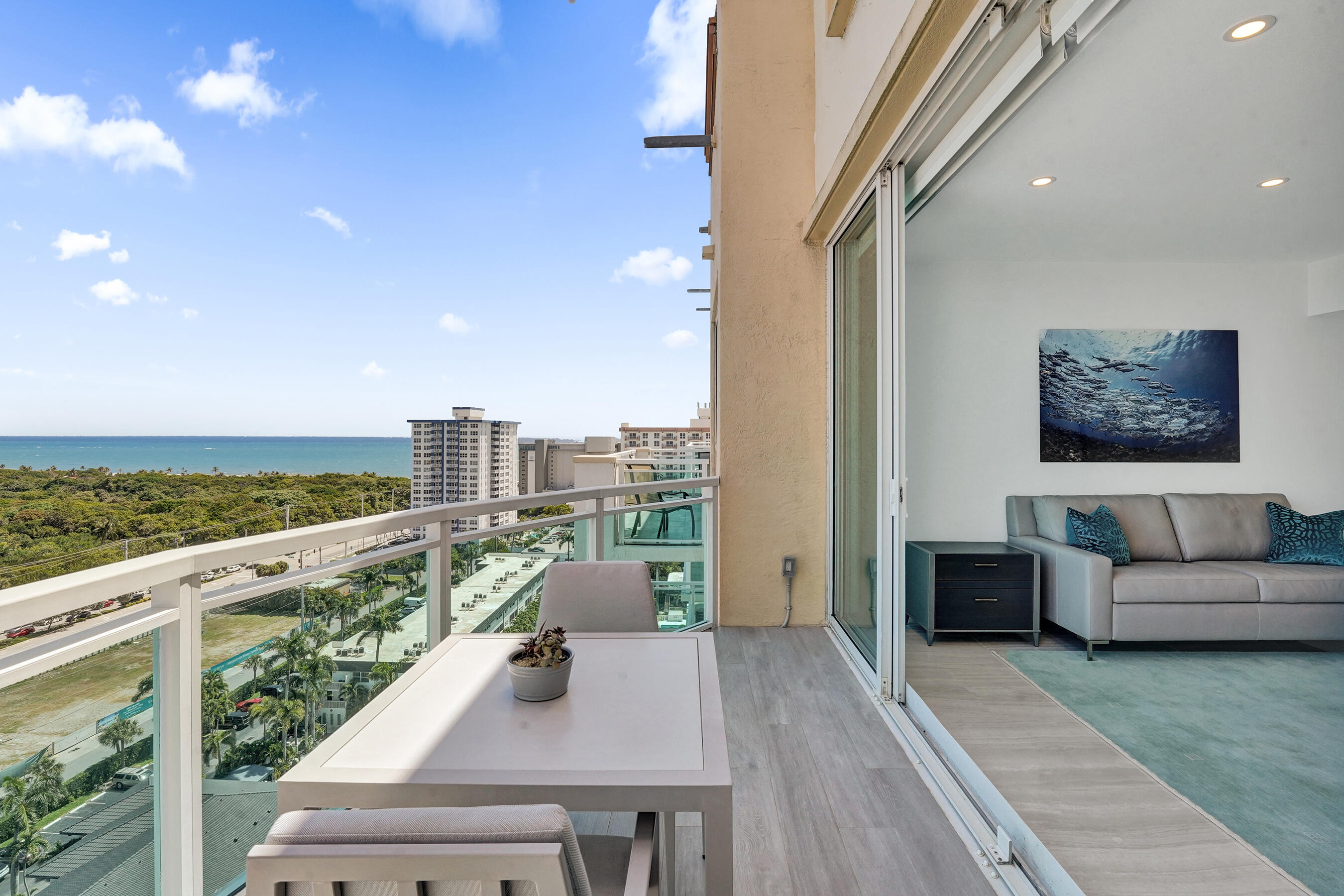 LE CLUB INTERNATIONAL CONDO - Residential