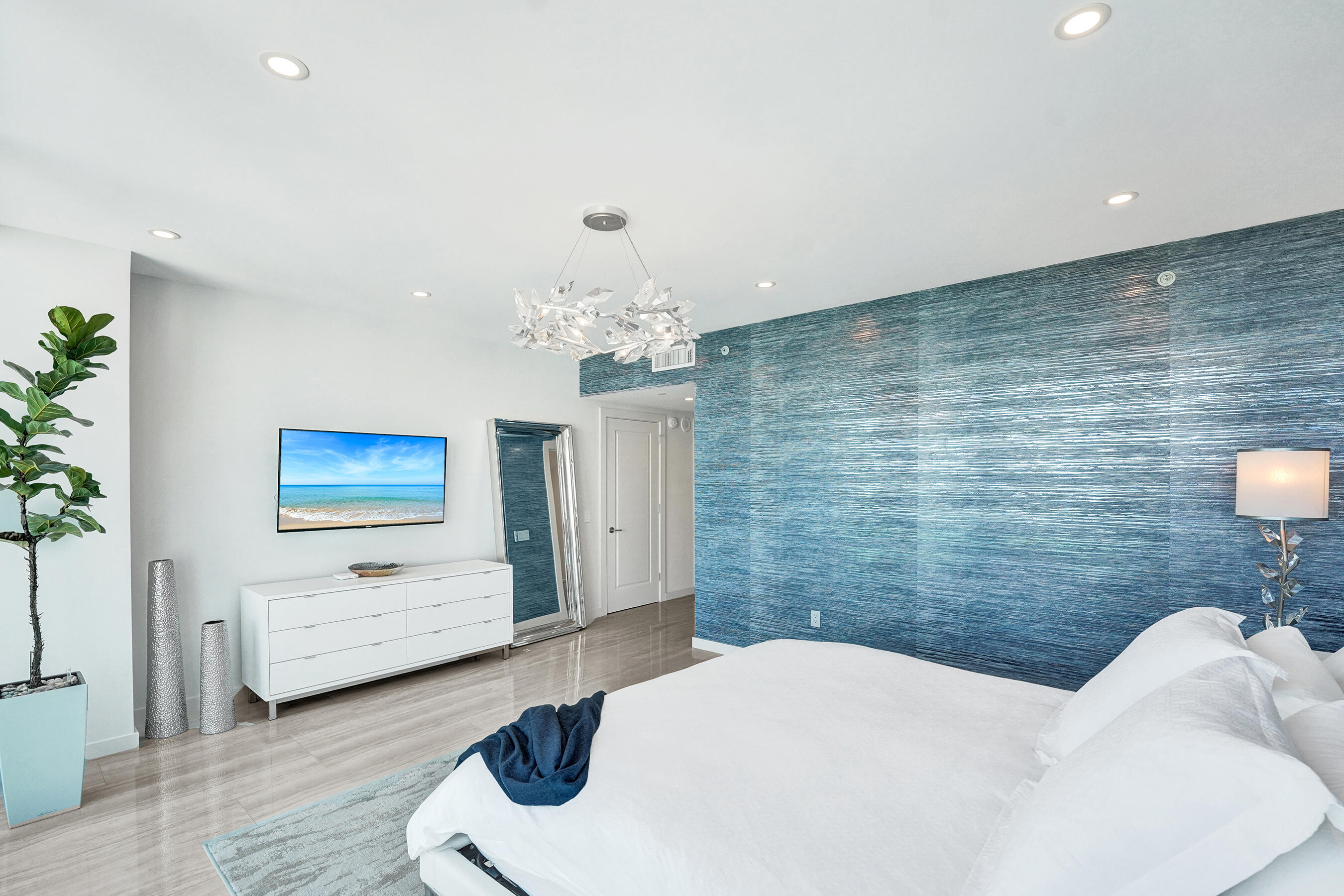 LE CLUB INTERNATIONAL CONDO - Residential