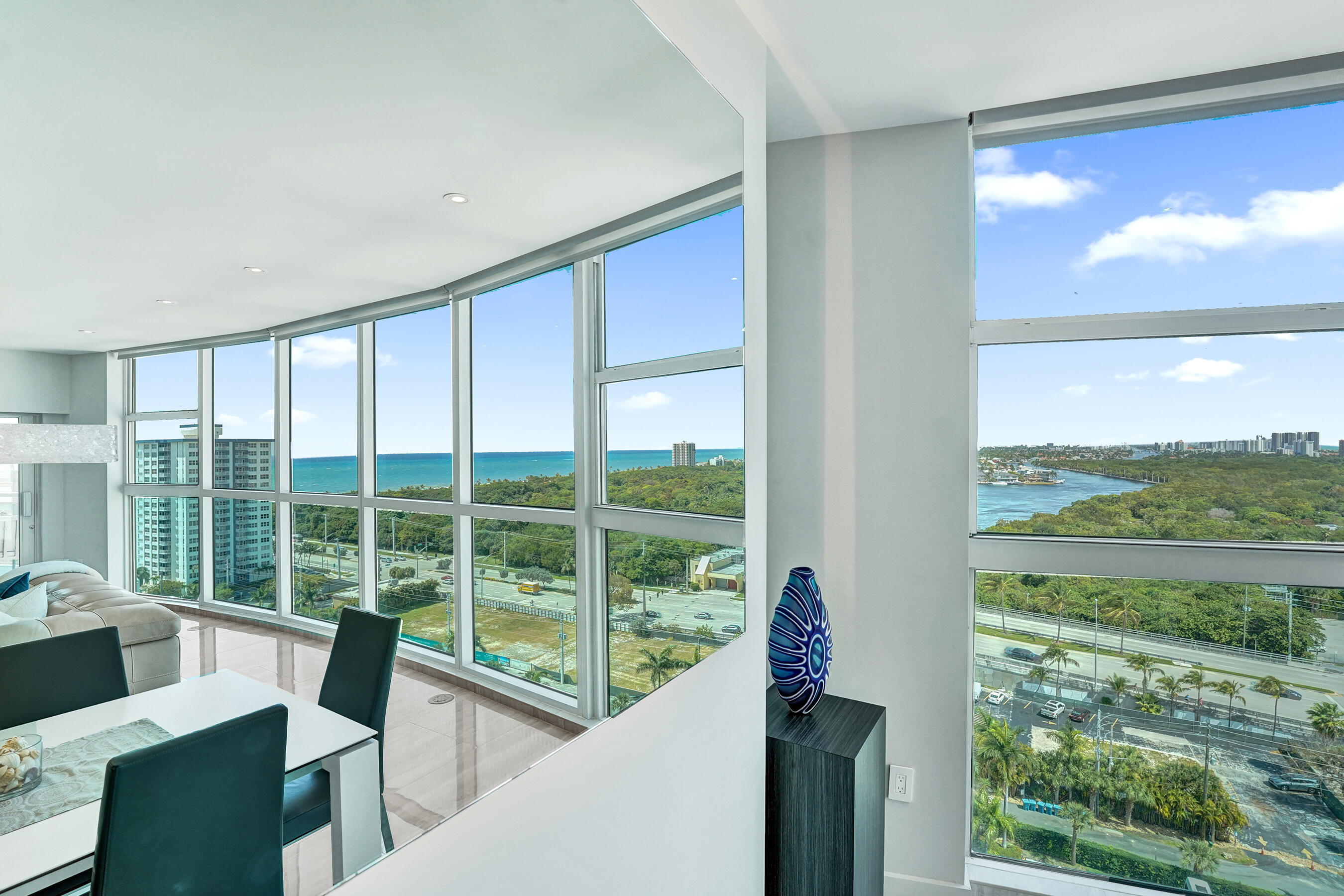 LE CLUB INTERNATIONAL CONDO - Residential