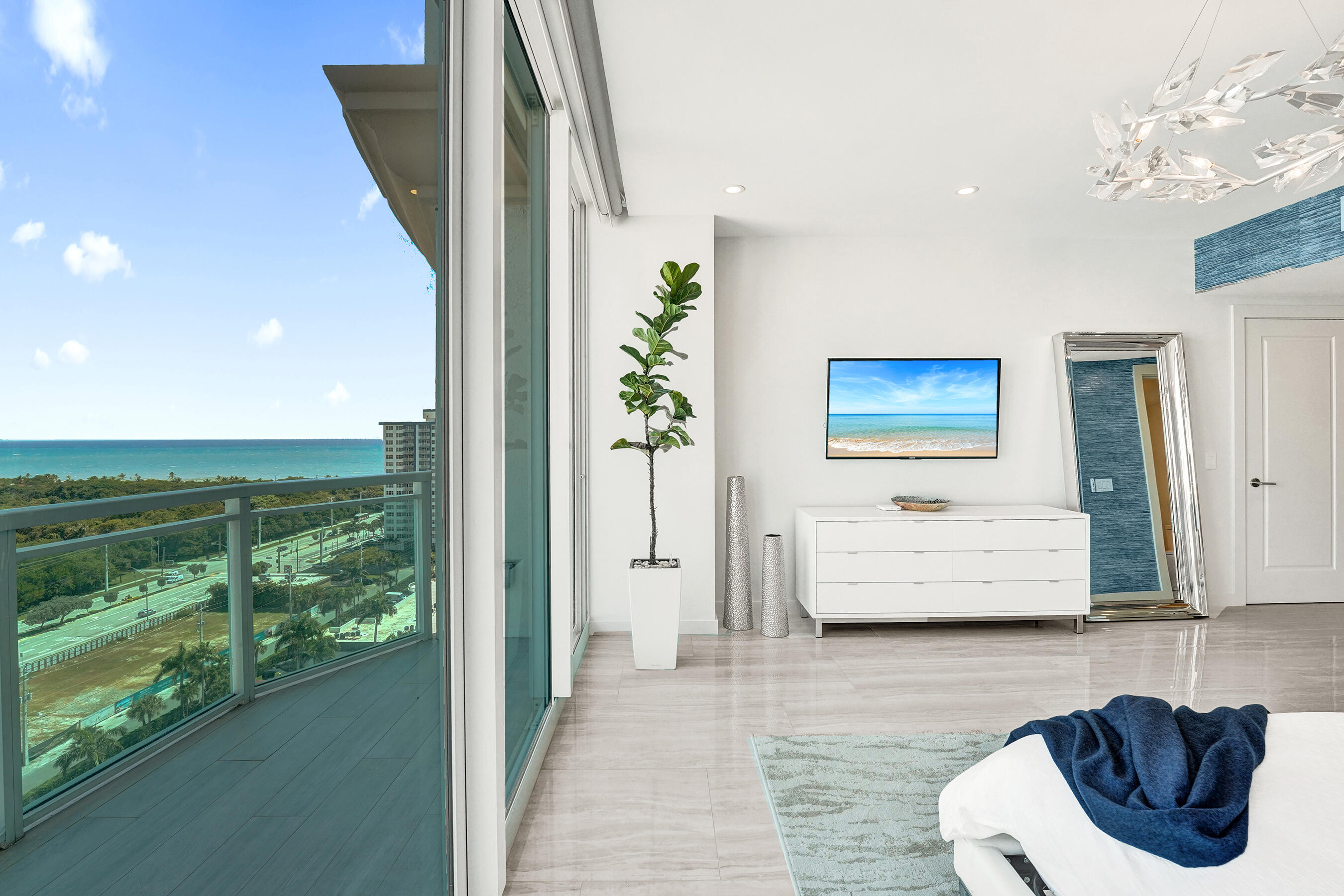 LE CLUB INTERNATIONAL CONDO - Residential