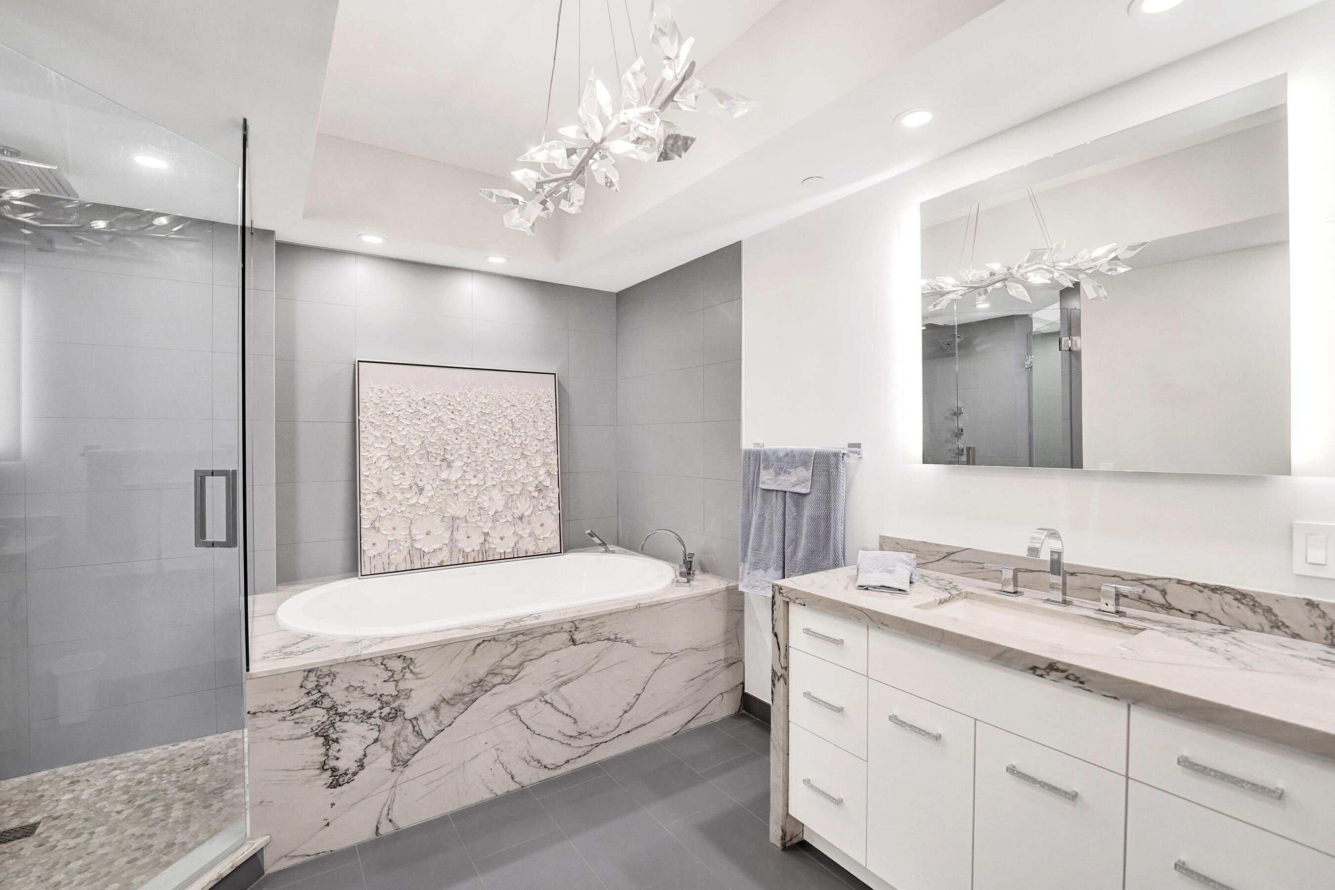 LE CLUB INTERNATIONAL CONDO - Residential