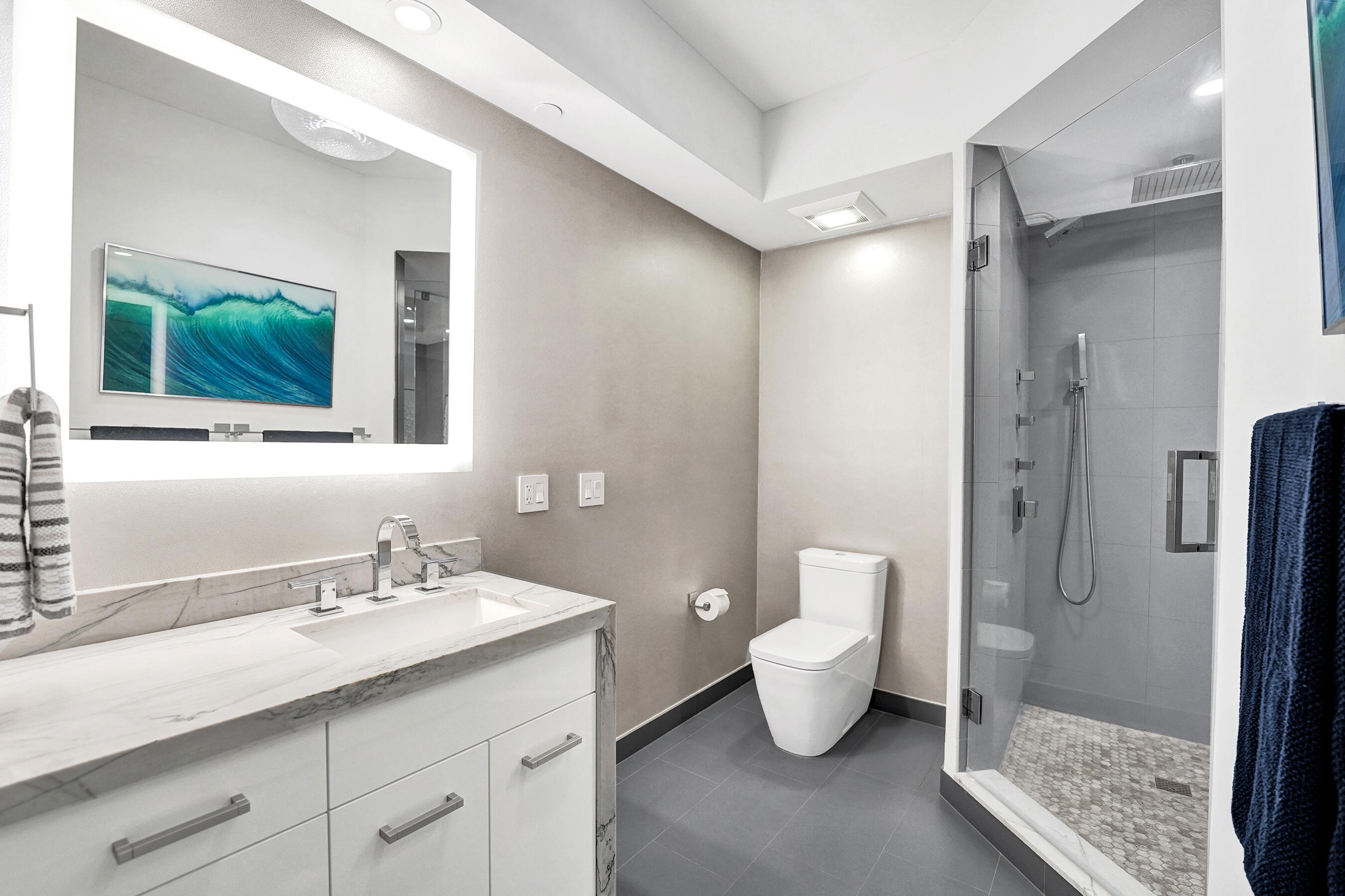 LE CLUB INTERNATIONAL CONDO - Residential