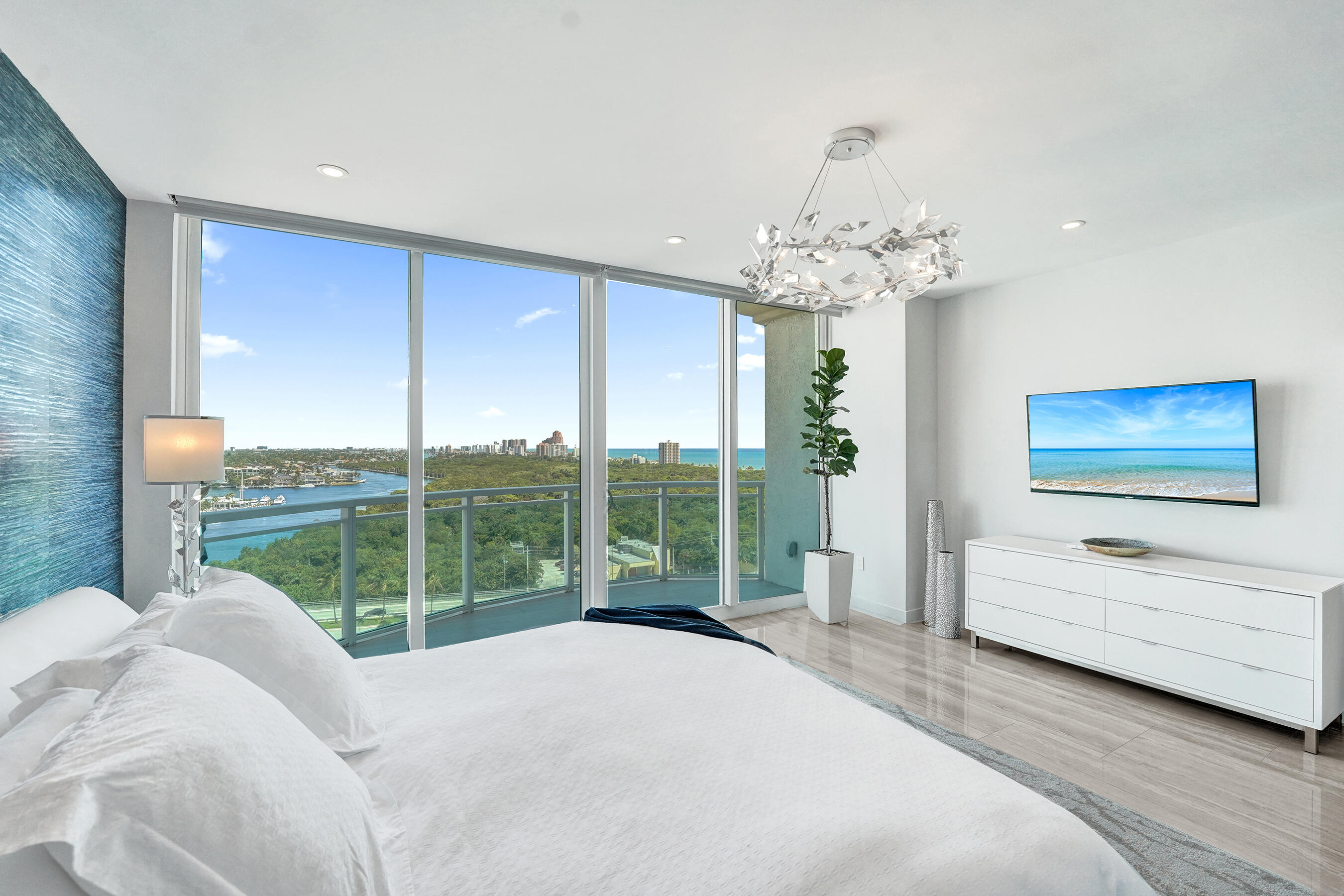 LE CLUB INTERNATIONAL CONDO - Residential