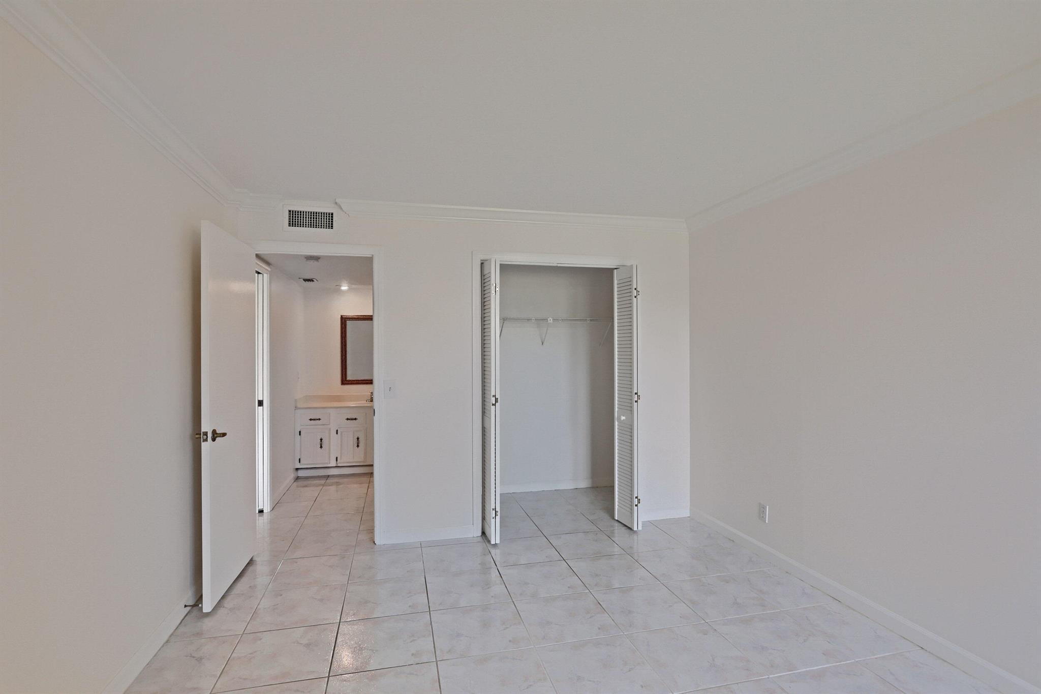 WOODLAND LAKES - Residential Lease