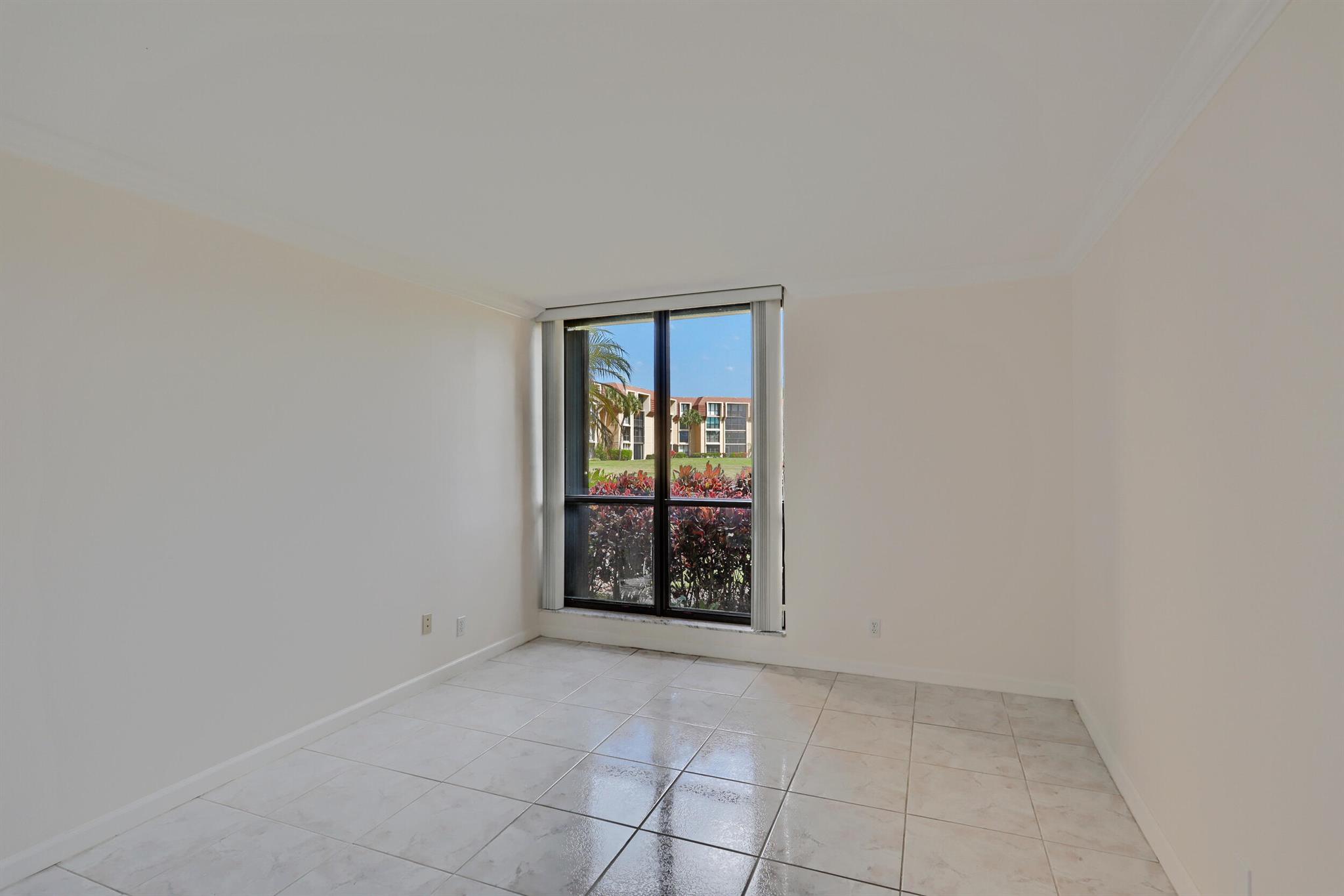 WOODLAND LAKES - Residential Lease