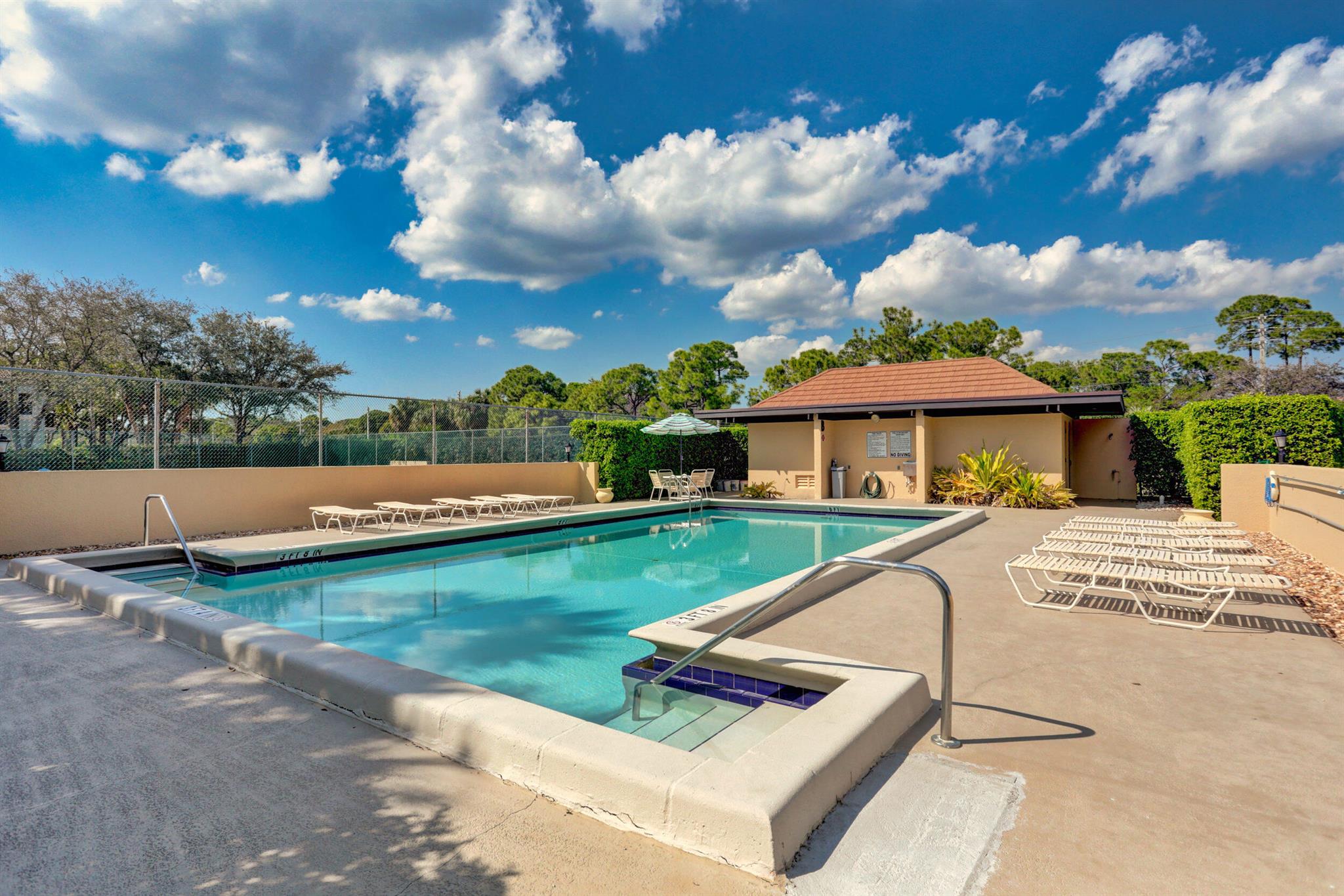 WOODLAND LAKES - Residential Lease