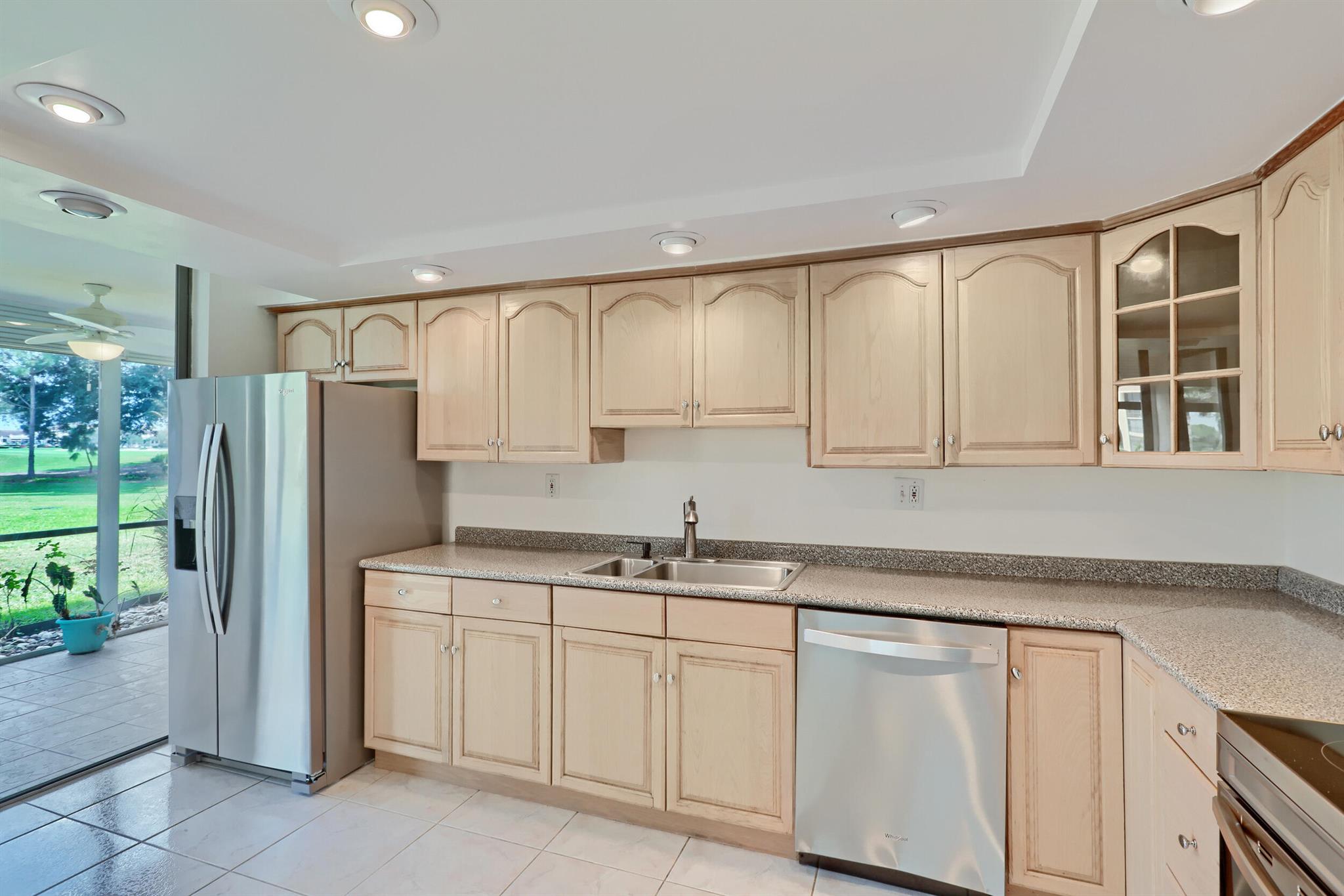 WOODLAND LAKES - Residential Lease