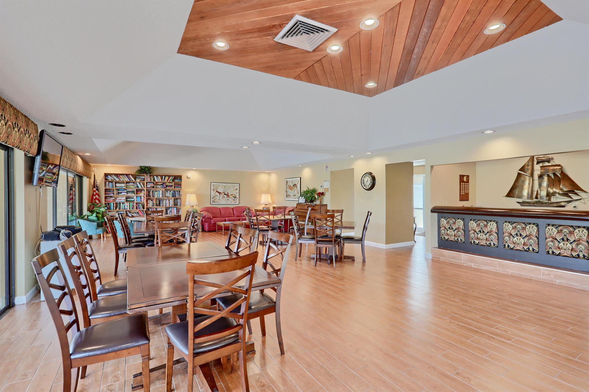 WOODLAND LAKES - Residential Lease