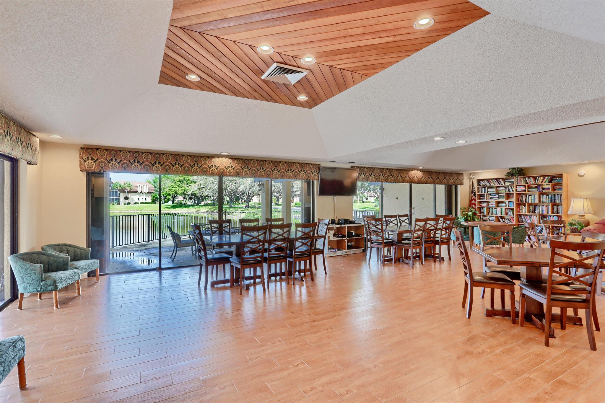 WOODLAND LAKES - Residential Lease