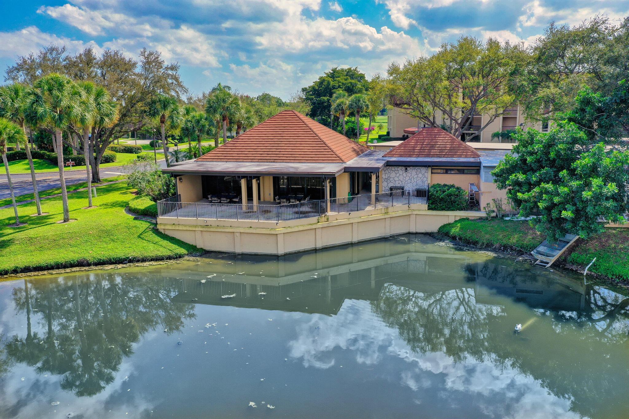 WOODLAND LAKES - Residential Lease