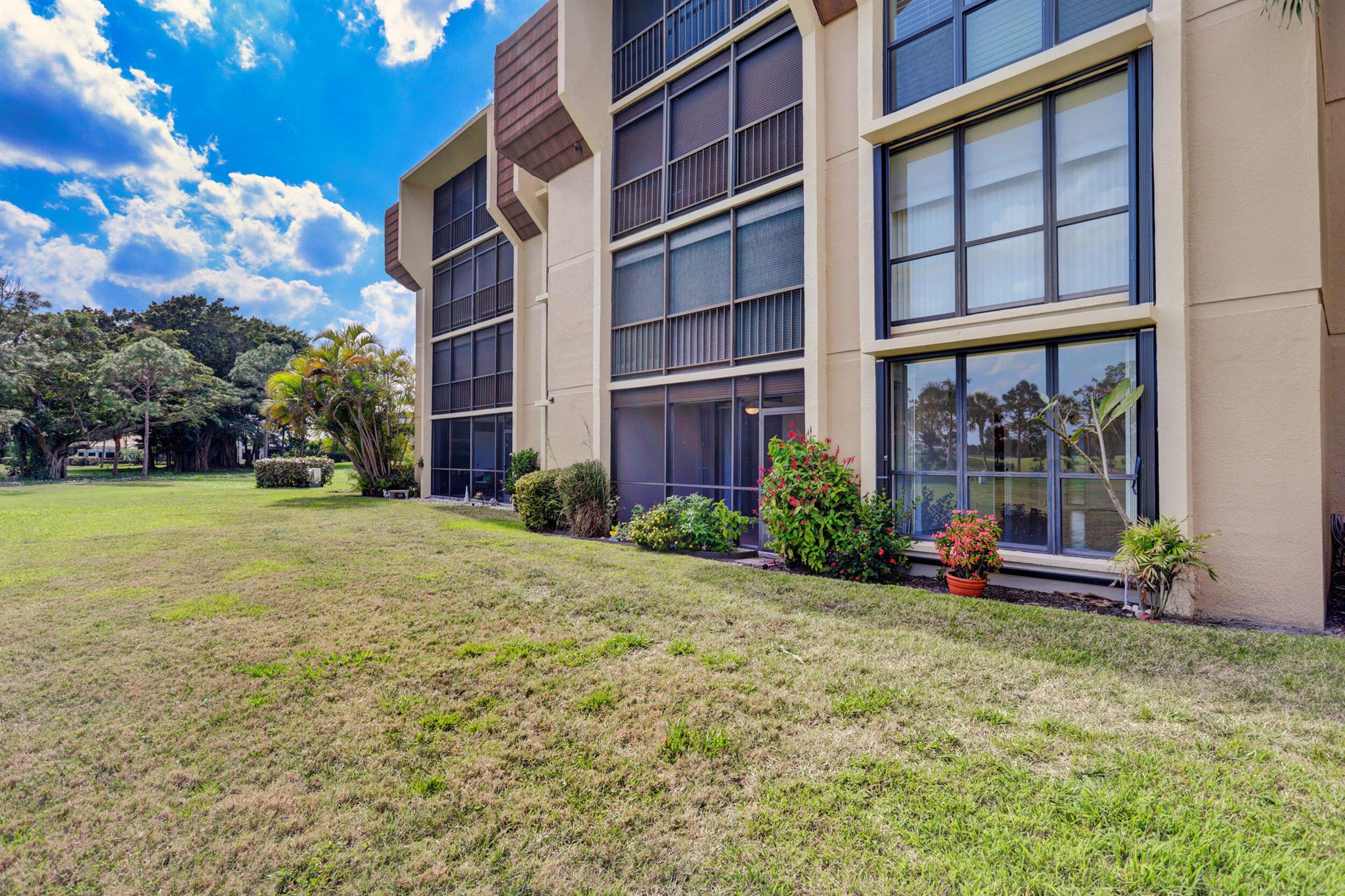 WOODLAND LAKES - Residential Lease