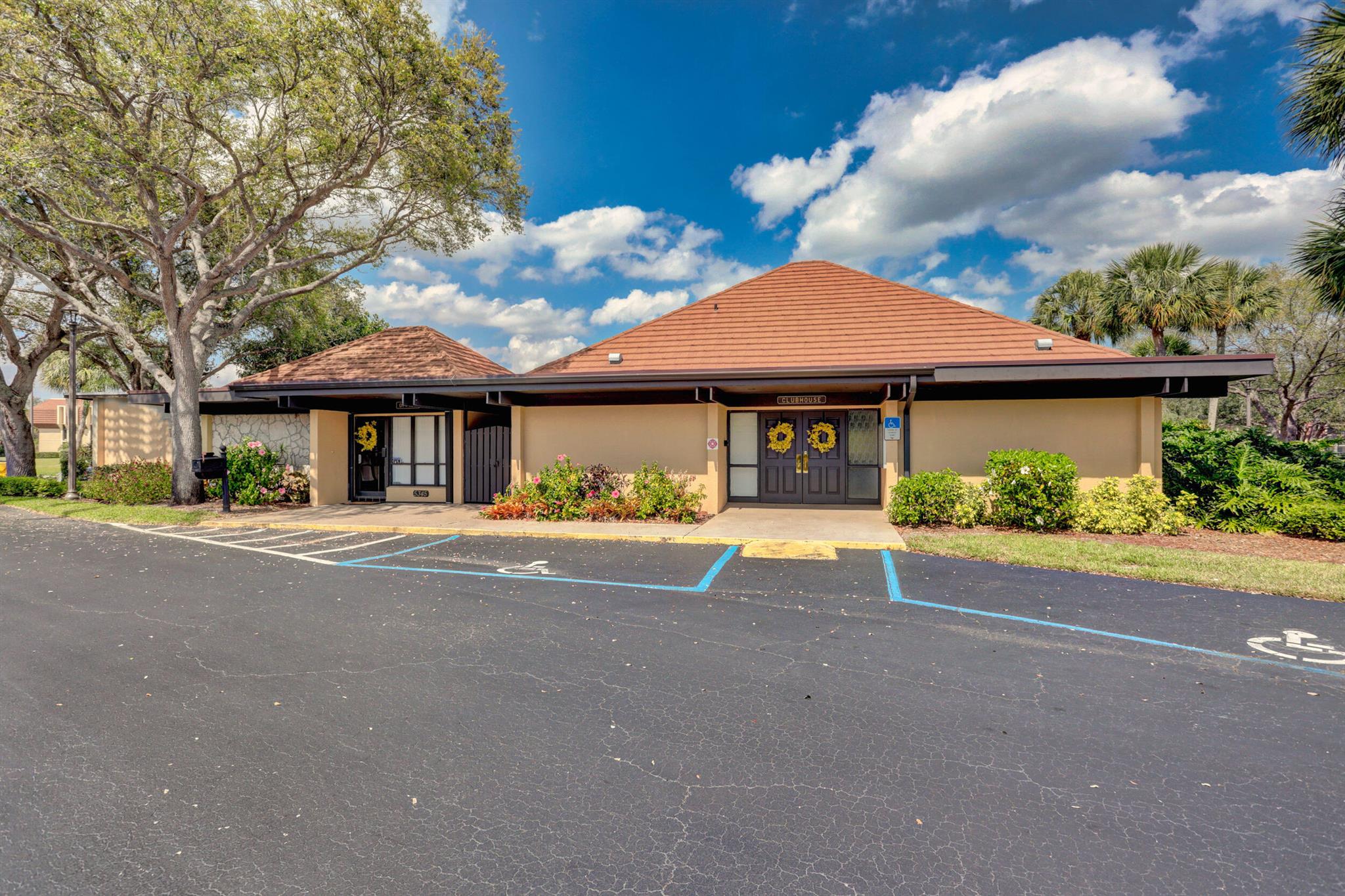 WOODLAND LAKES - Residential Lease