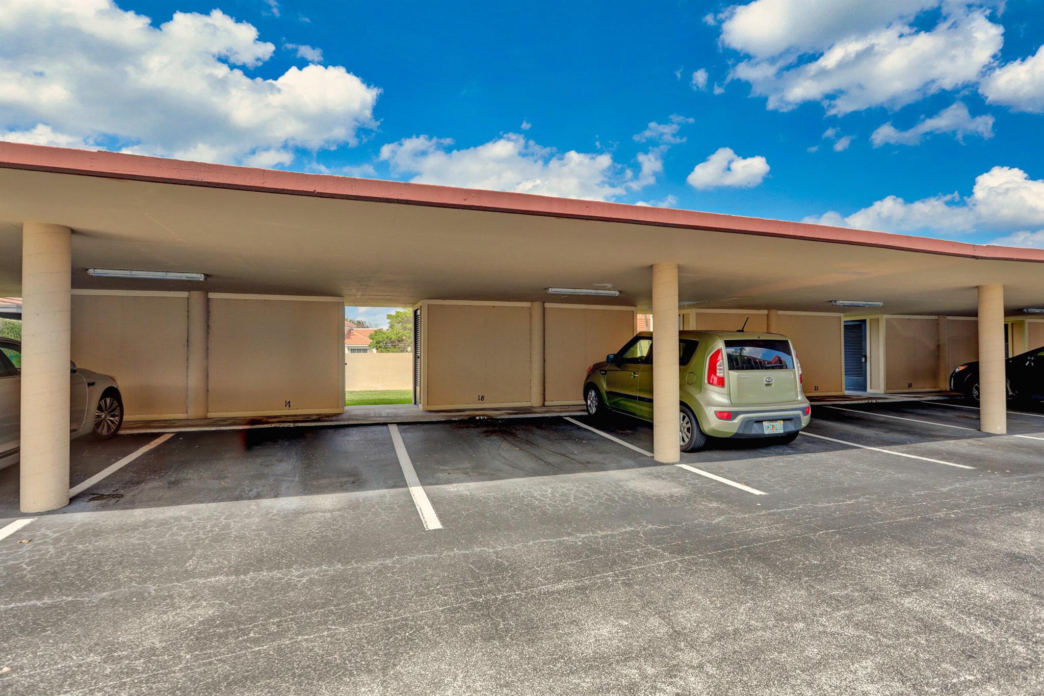 WOODLAND LAKES - Residential Lease