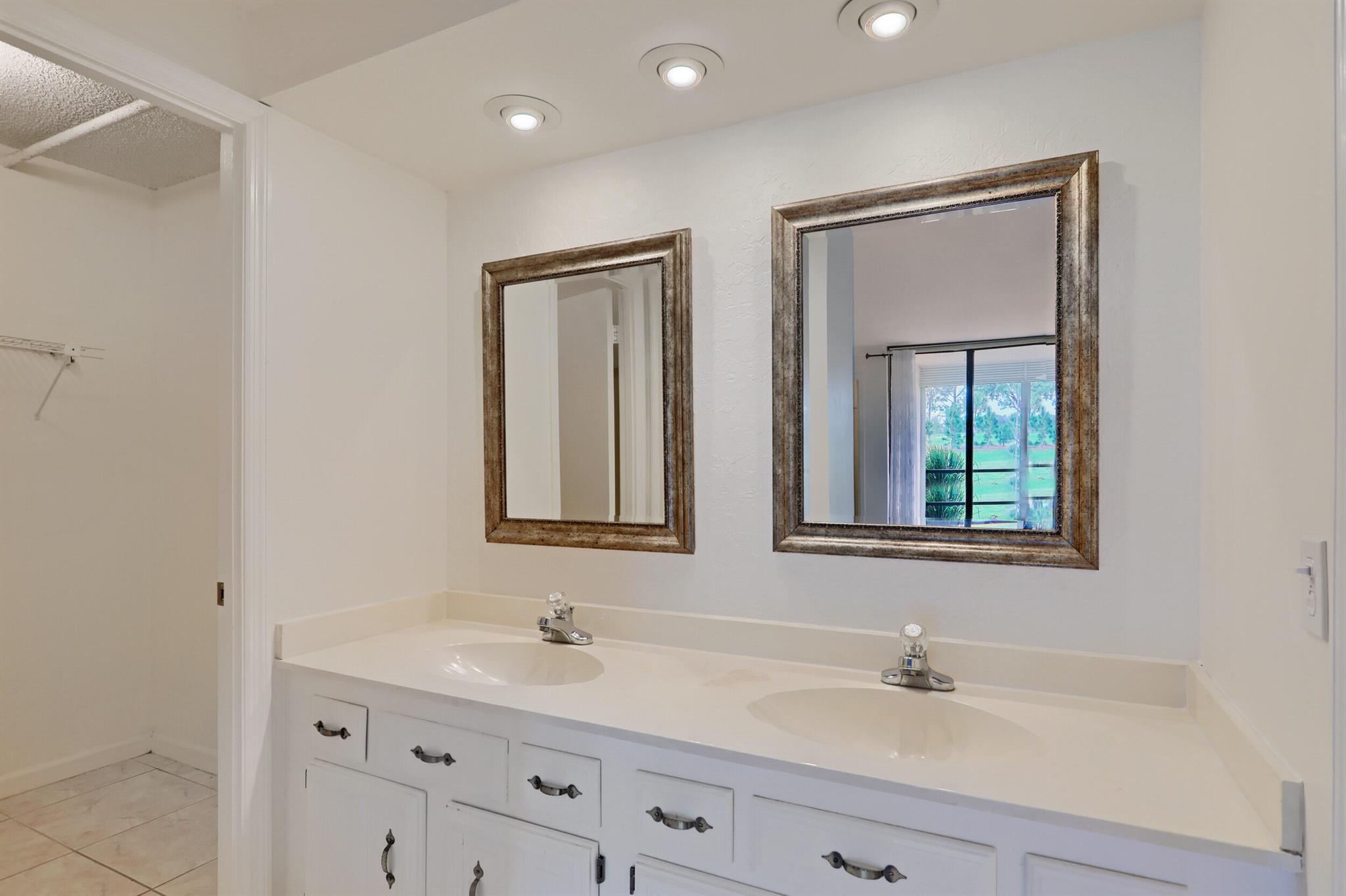 WOODLAND LAKES - Residential Lease