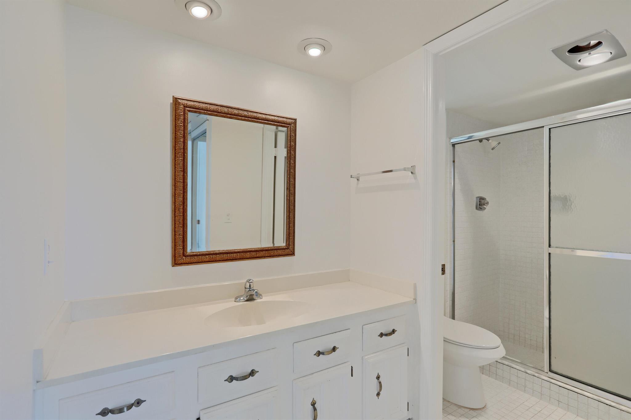 WOODLAND LAKES - Residential Lease