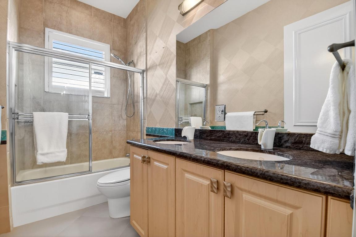 VALENCIA PALMS - Residential