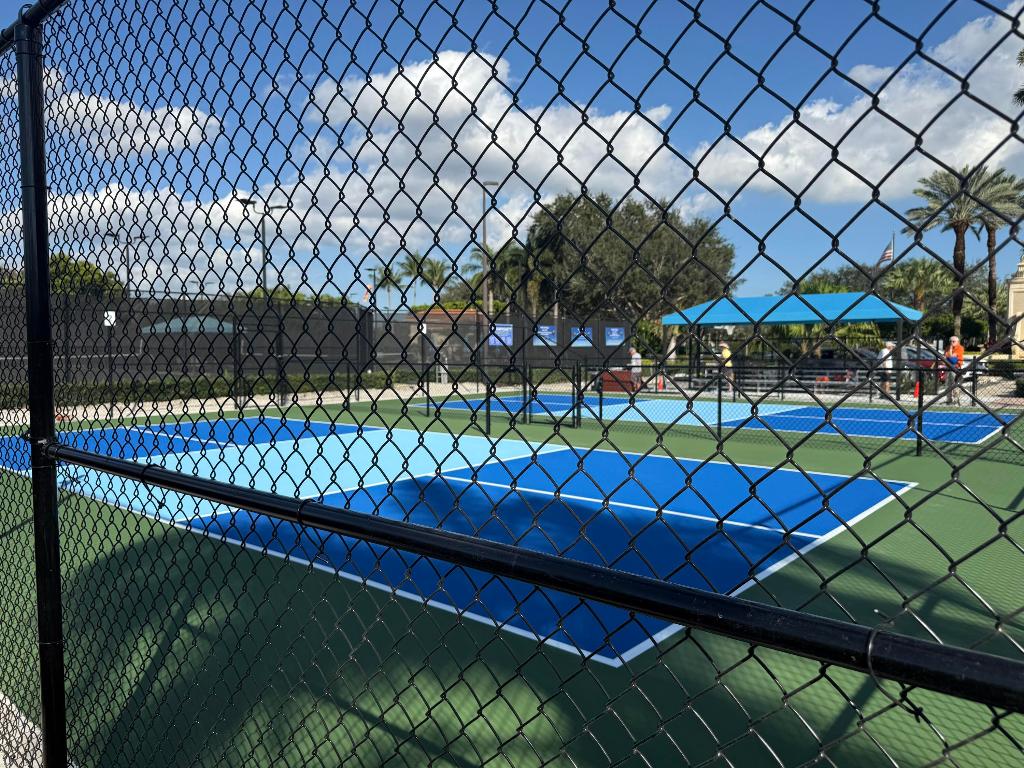 VALENCIA PALMS - Residential