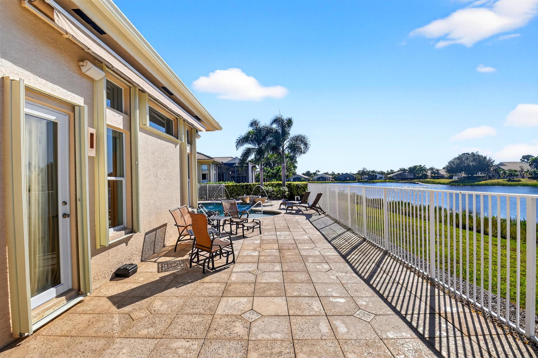 VALENCIA PALMS - Residential