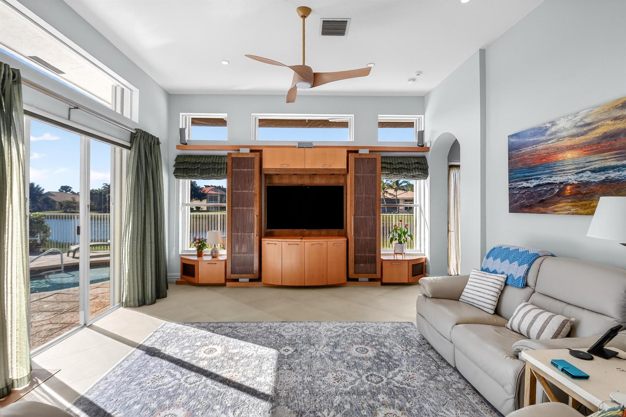 VALENCIA PALMS - Residential