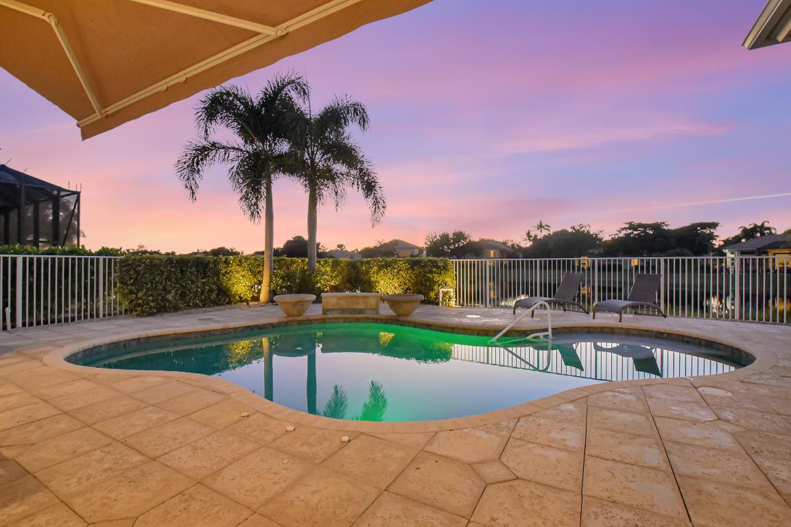 VALENCIA PALMS - Residential