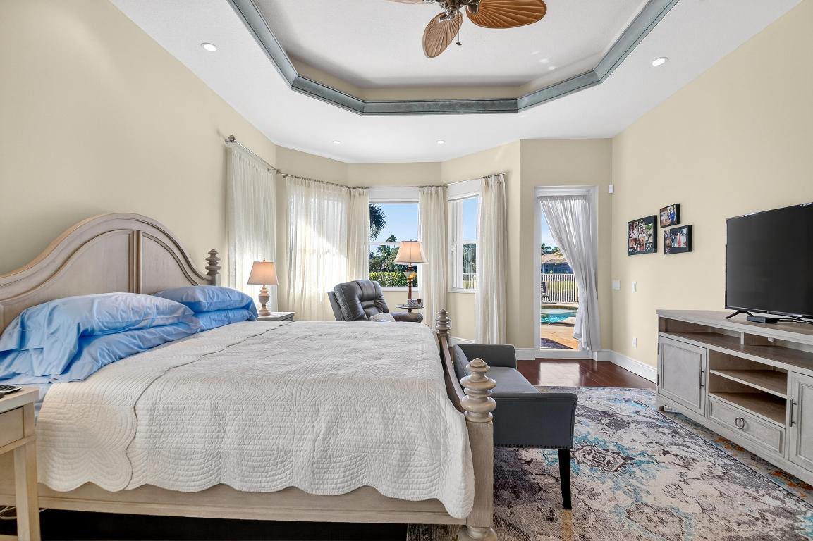 VALENCIA PALMS - Residential