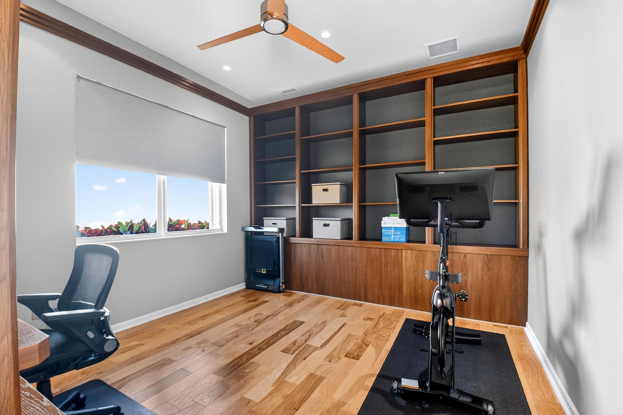 VALENCIA PALMS - Residential